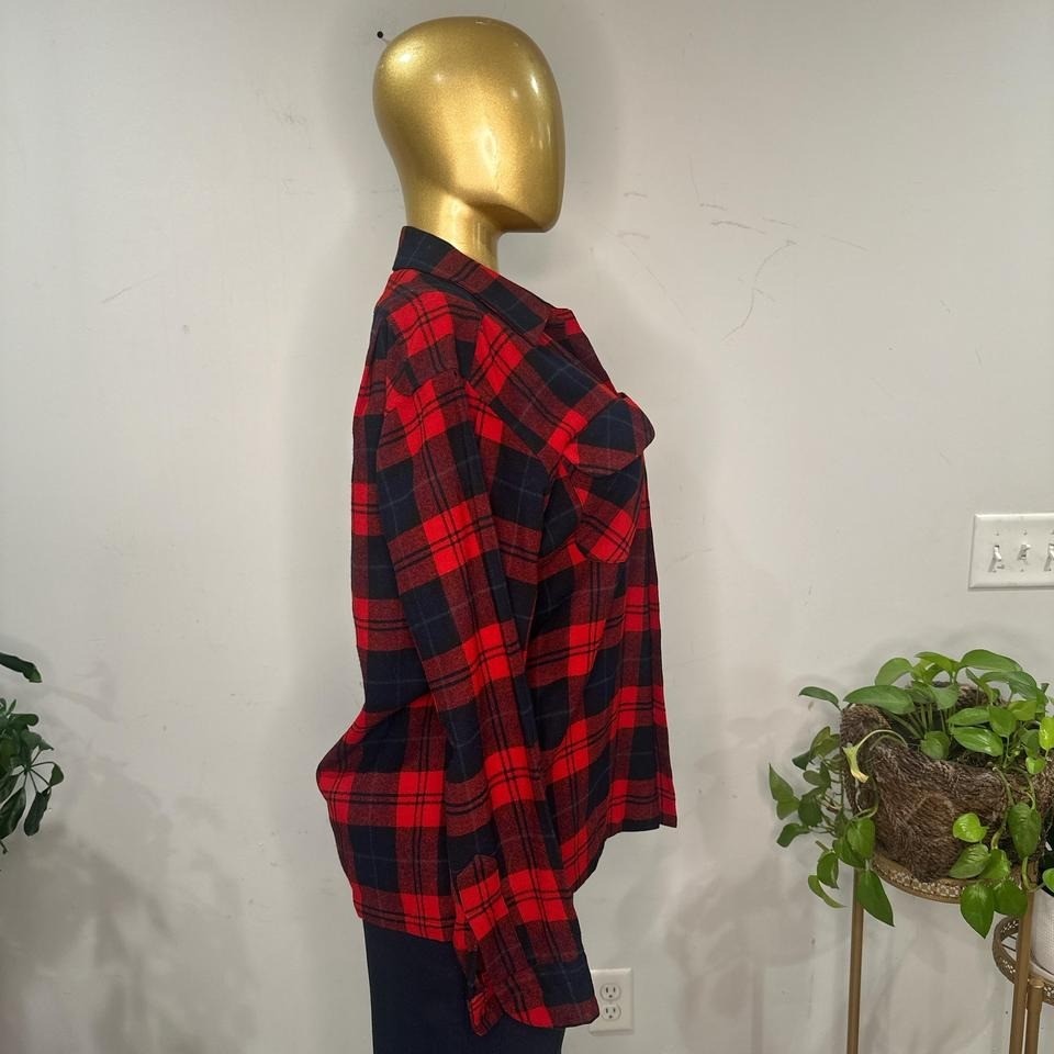 Vintage Pendleton Red and black plaid 100% wool flannel shirt MEDIUM