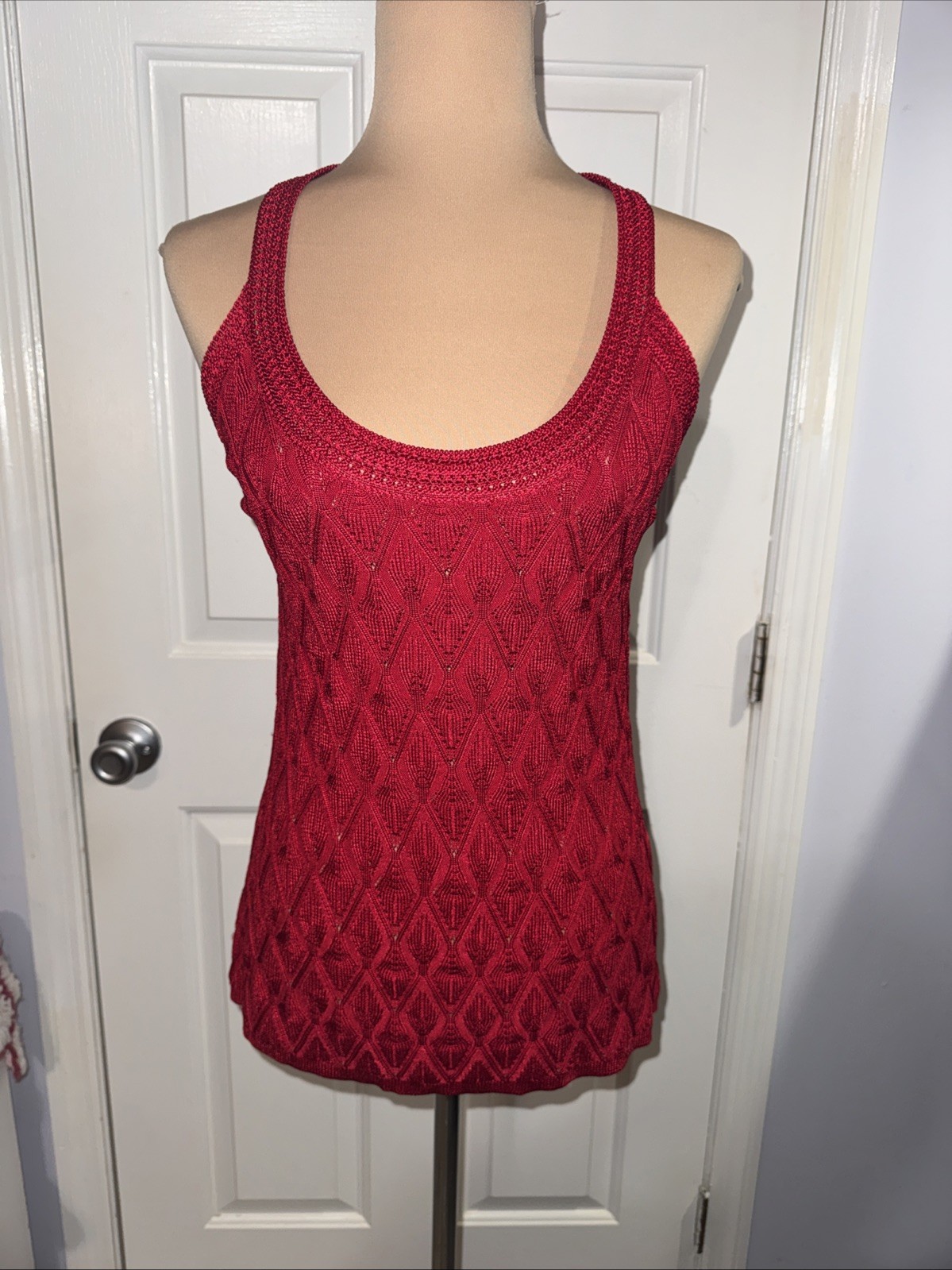 White House Black Market Red Diamond Crochet Strap Sweater Tank Women’s Large