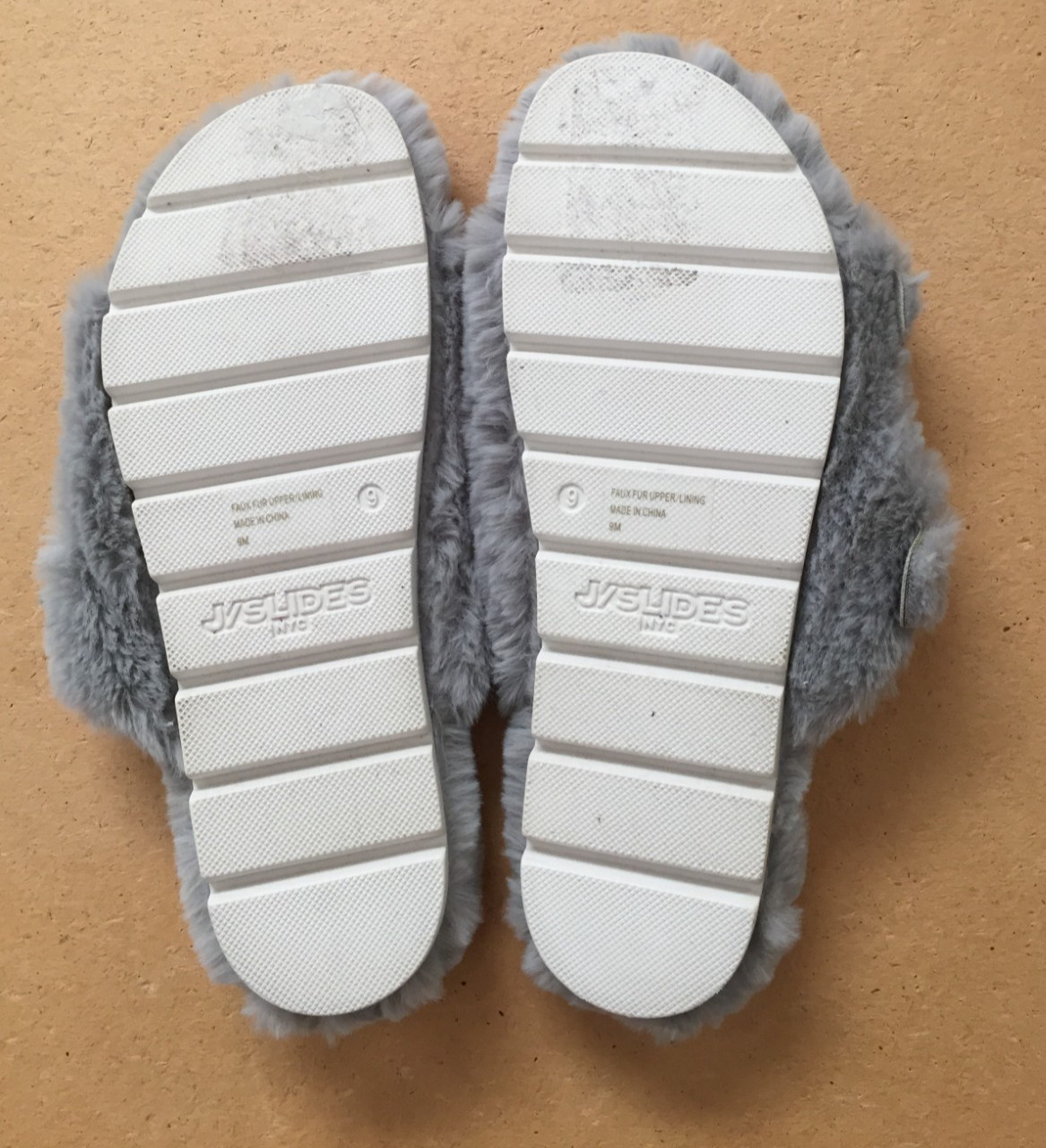 Women’s New Gray J/SLIDES NYC Faux Fur Sandals Slippers with Buckles , Size 9M.