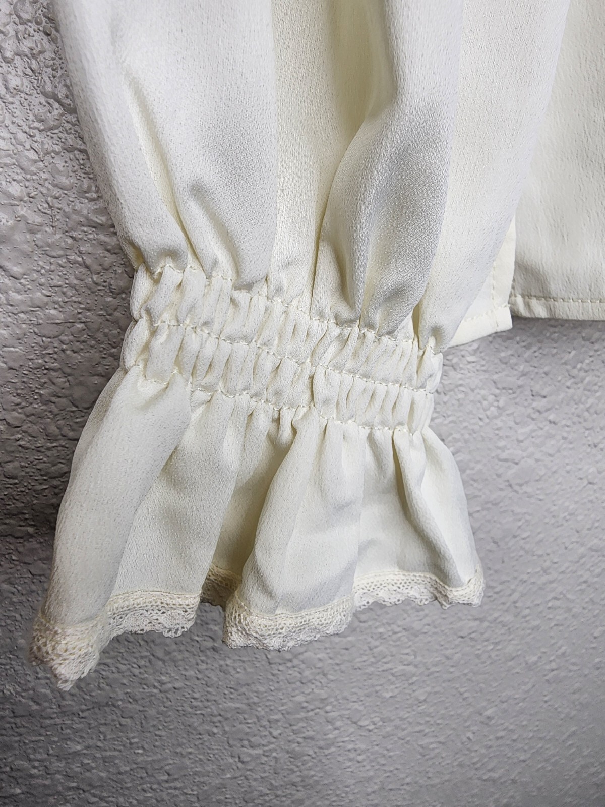 Simple Retro Pearl Button Blouse in Ivory Size XS
