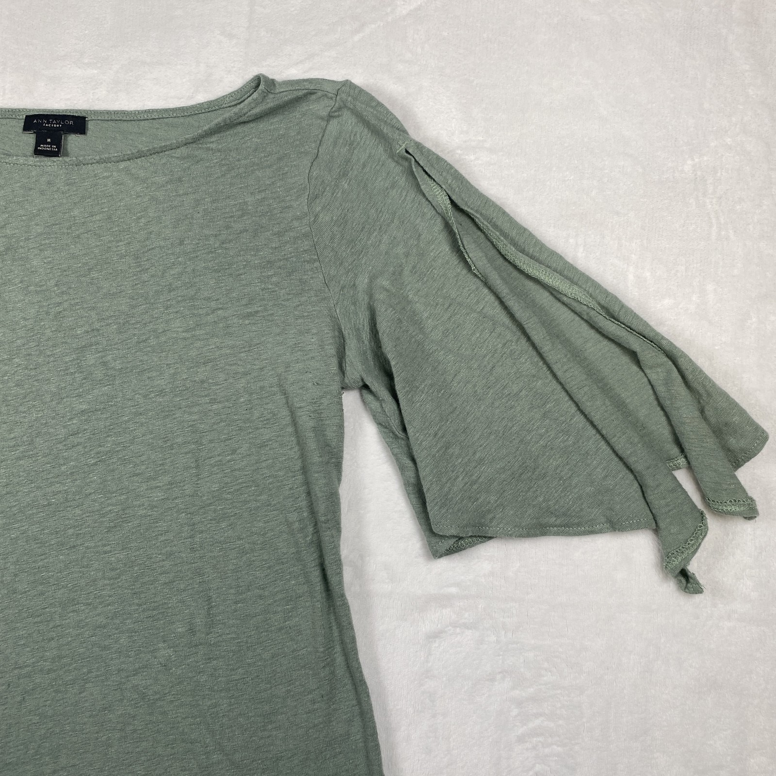 Ann Taylor Factory Women’s Linen Blend Top Sage Green Size Medium Tie Sleeves