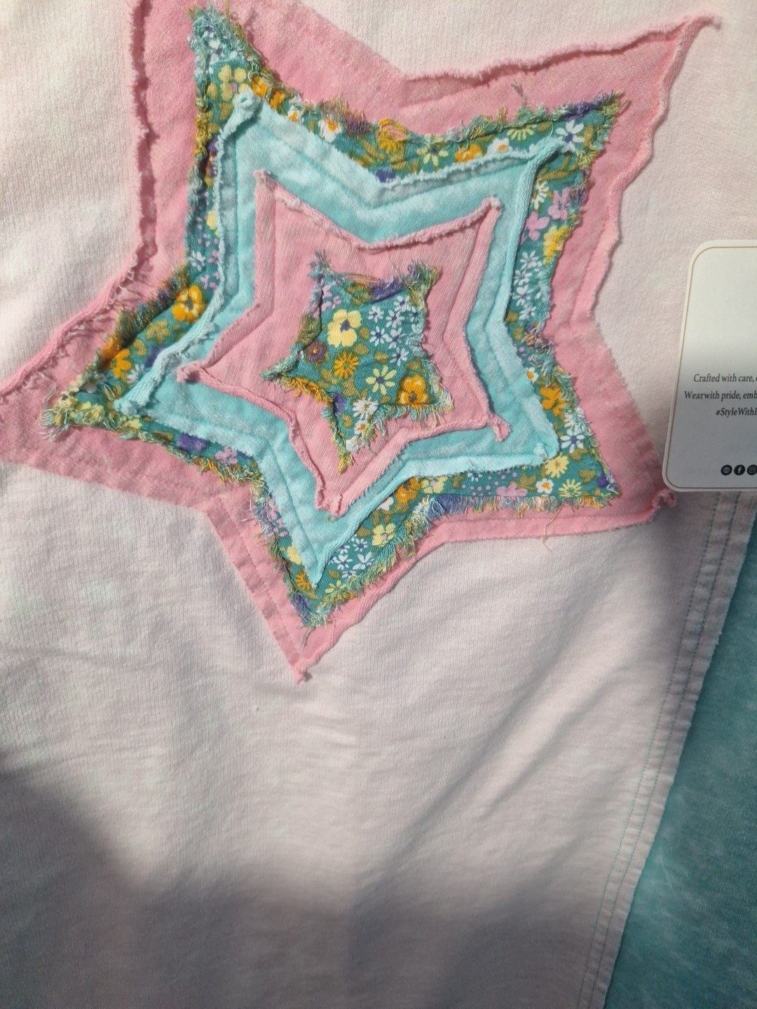 Sage + Fig Boho Sweatershirt Green White Pink Patches Long Sleeve Small 1…