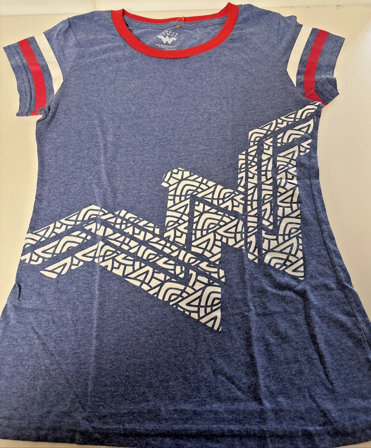 Wonder Woman Classic Retro T-shirt Women’s Short Sleeve Crew Tee; Blue, M (7-8)