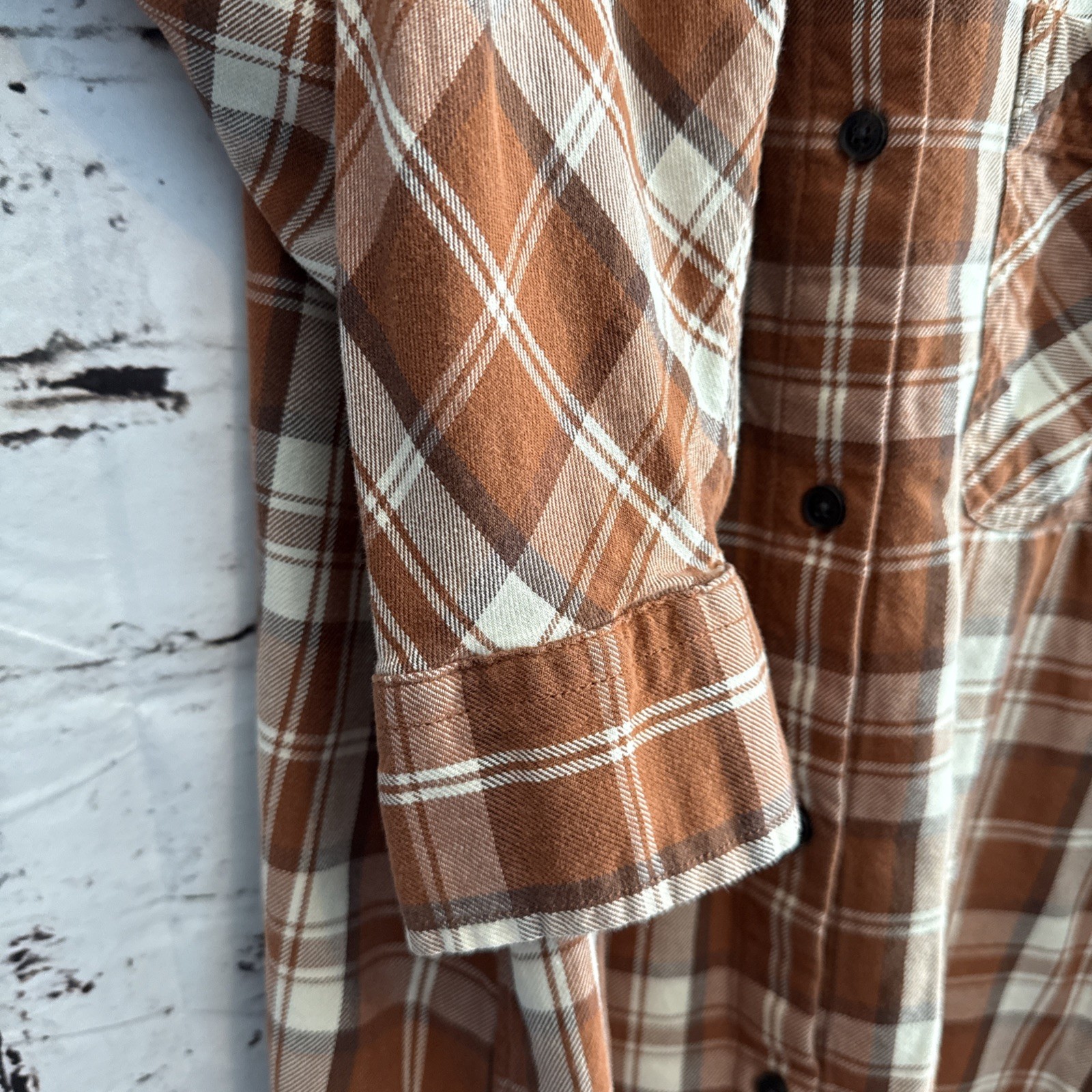 Eddie Bauer Women’s Size L Plaid Button Down Shirt. K15