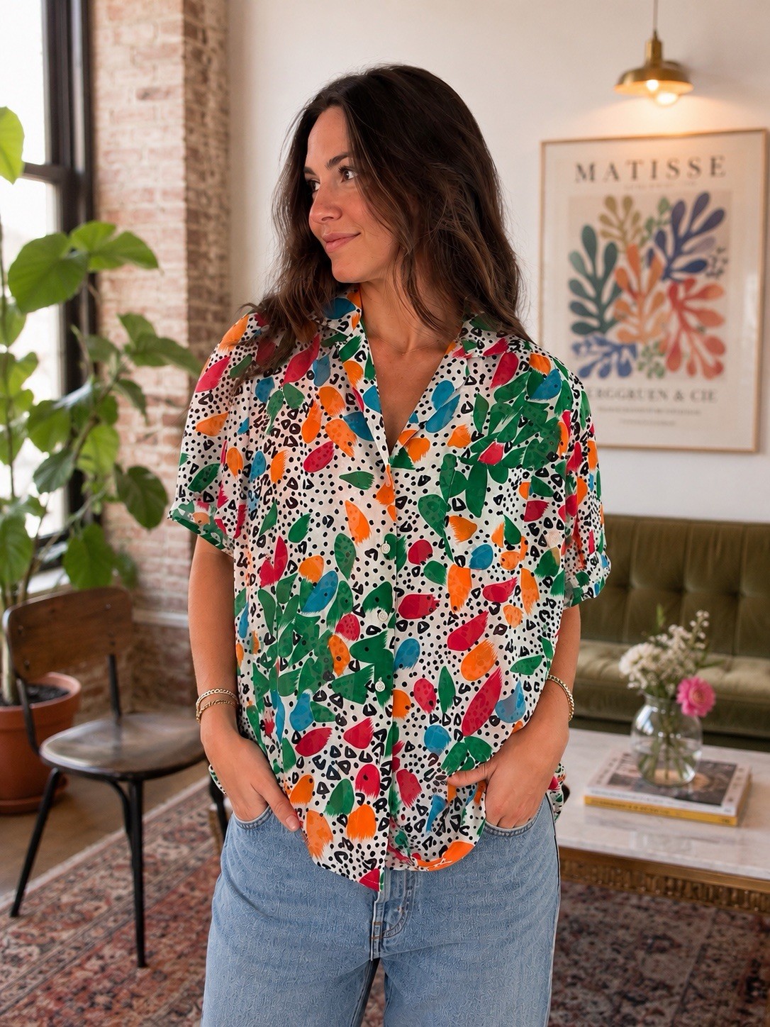 Shapely Multicolor Abstract Print Collared Short Sleeve Button-Up Blouse Size 8