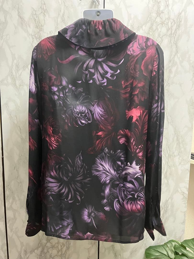 GUCCI Silk Blouse Purple Floral Print Size 40 65cm Long Sleeve