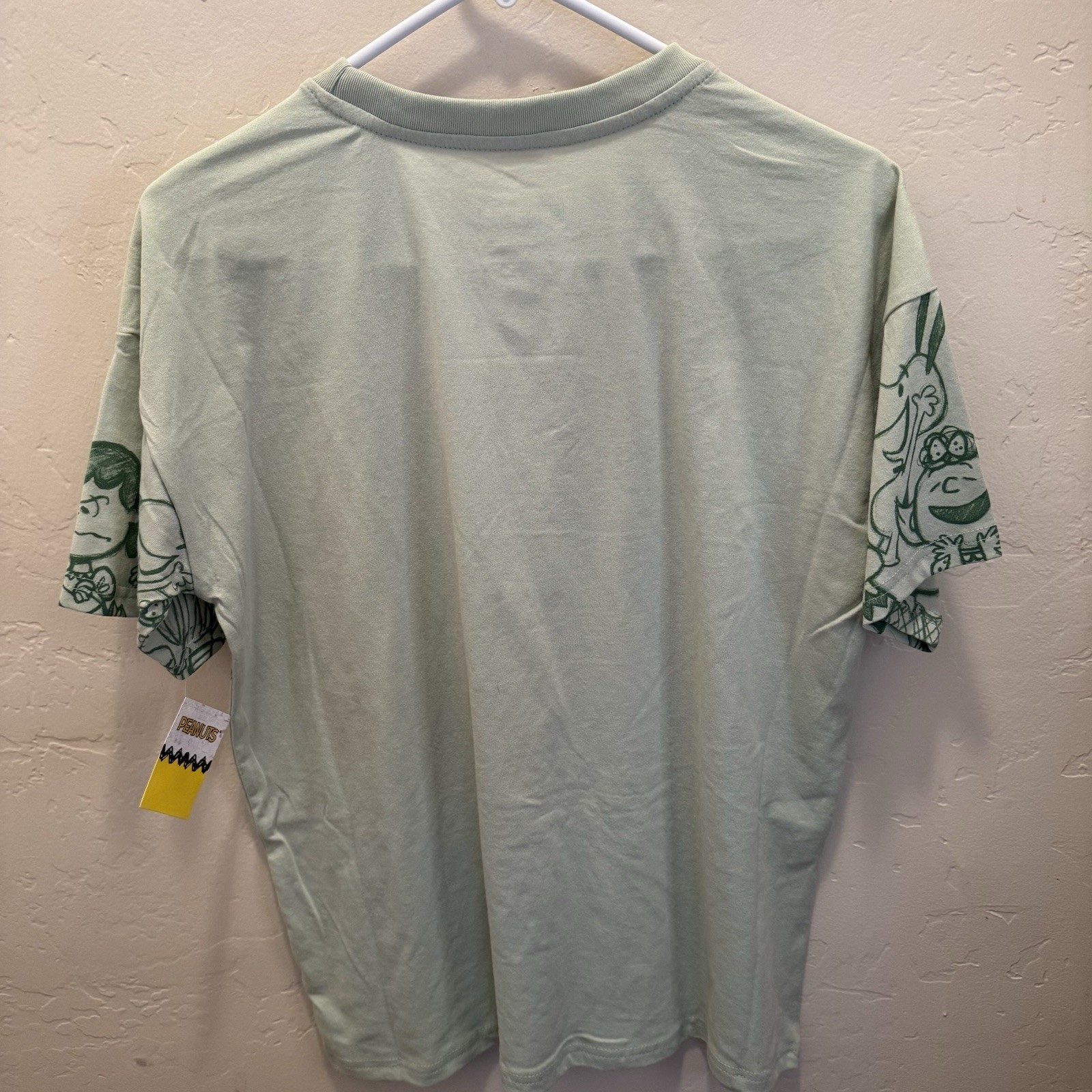 Peanuts T-Shirt Women’s Snoopy, Charlie Brown & Gang Green Embroidered Small NWT