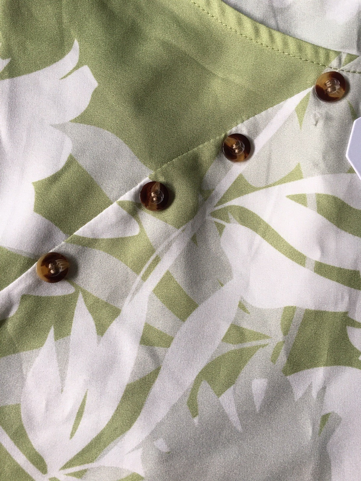 Made With Love Floral Shirt S: L, Pale Green, NWT, Buttons, 3/4 Sleeves,