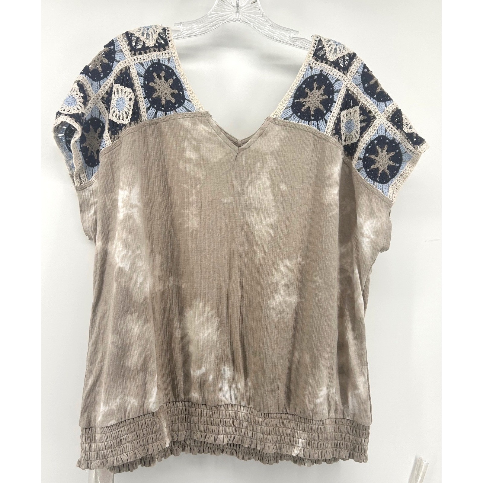 Cato Women XL Boho Tie Dye Crochet Shoulder Smocked Hem Blouse Taupe Cottagecore