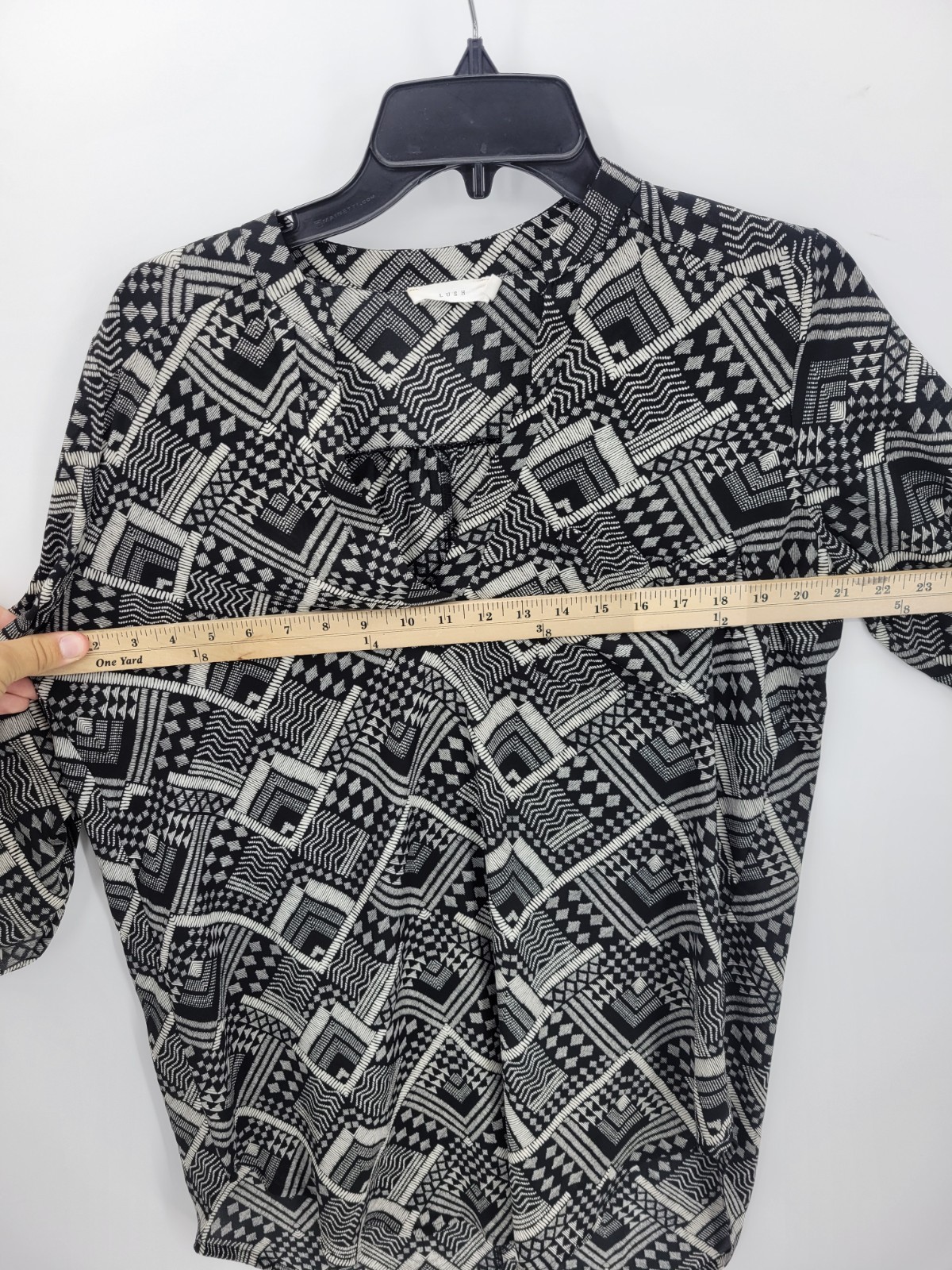 Lush Anthropology Top Womens Medium Black Tan Geo Print Long Tunic Boh Festival