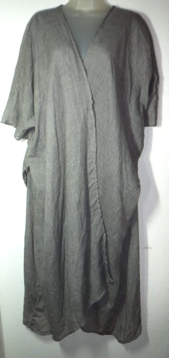 celmia NWT L gray short sleeve lightweight long open cover top