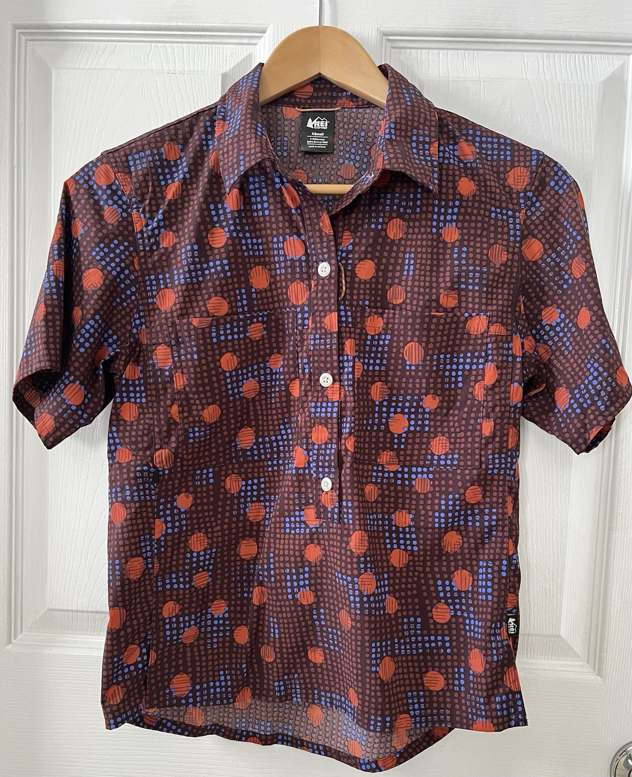 REI Co-op Trailmade Button Up Nylon Shirt Brown Short Sleeve Womens SX Side Slit