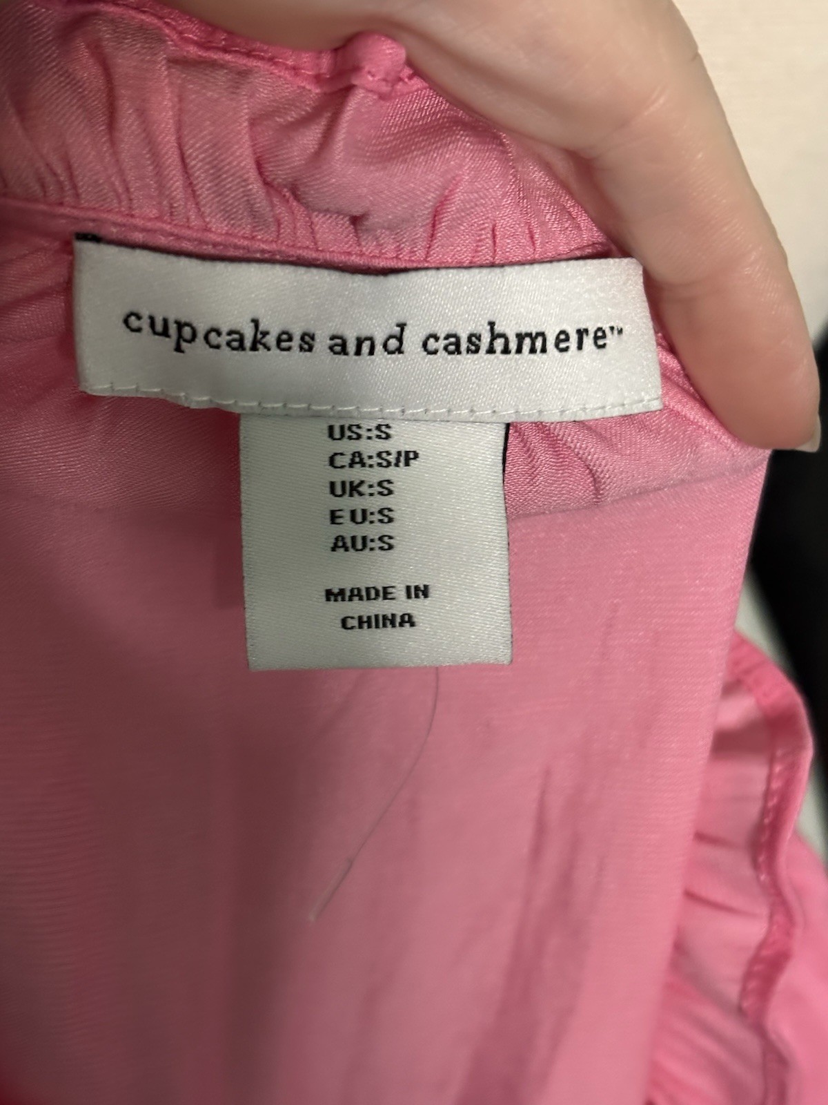 Cupcakes & Cashmere BEAUTIFUL Pink Ruffle Sleeve SOFT Blouse Tasseled Size Small