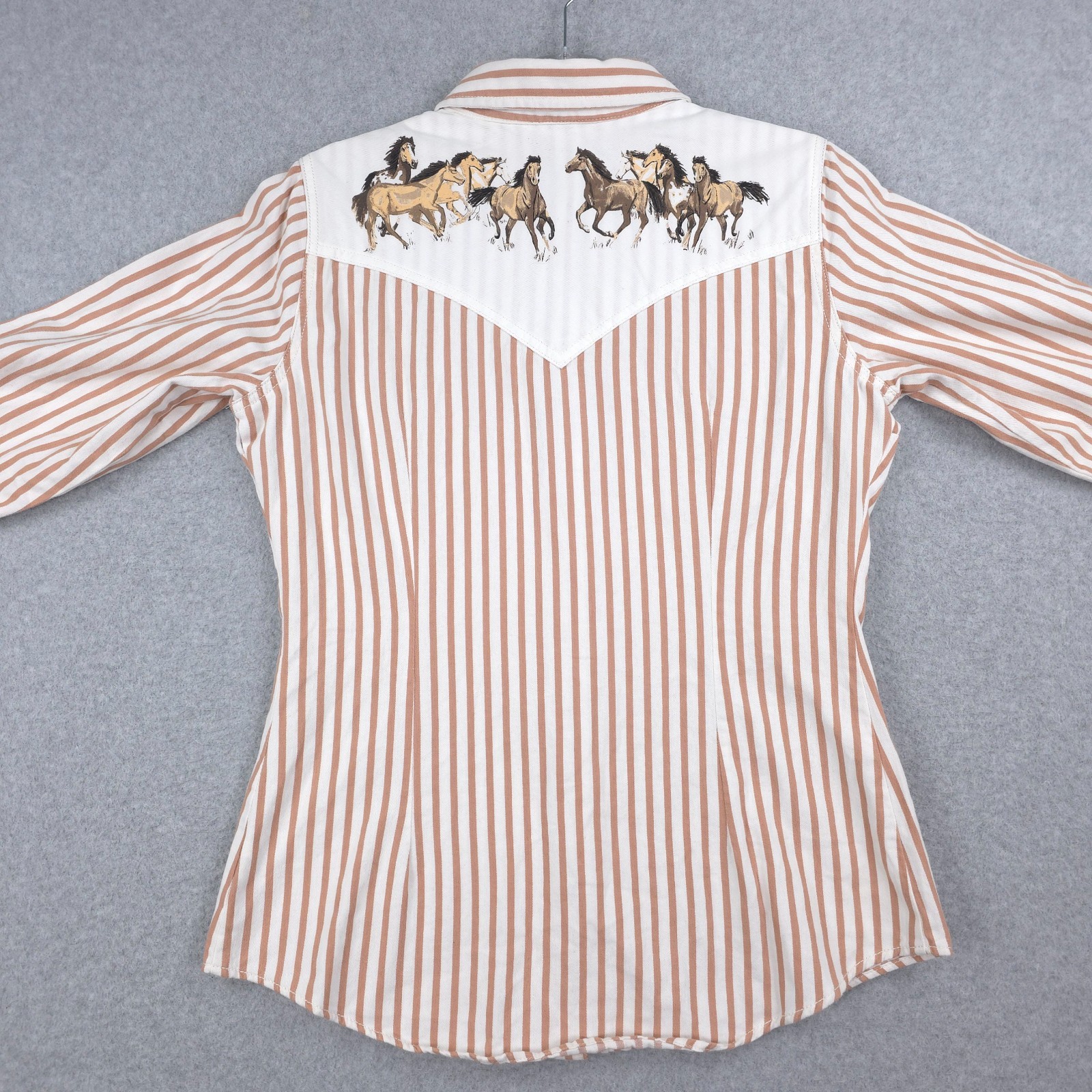 Wrangler Shirt Womens Medium Pearl Snap Western Striped Horse Print Yoke Cotton
