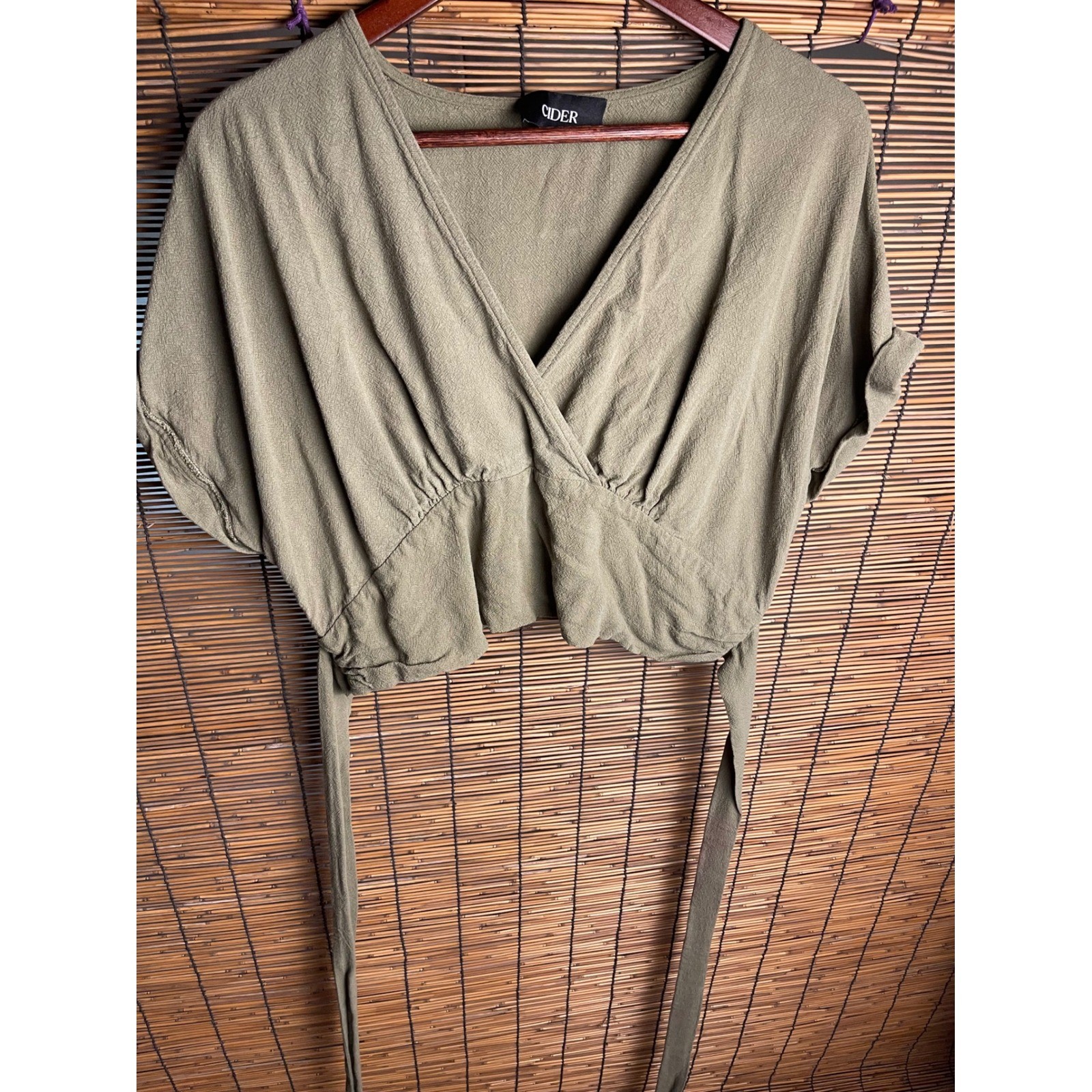 Cider Olive Green Surplice V-Neck Tie Back Crop Top Short Sleeve Womens 1XL