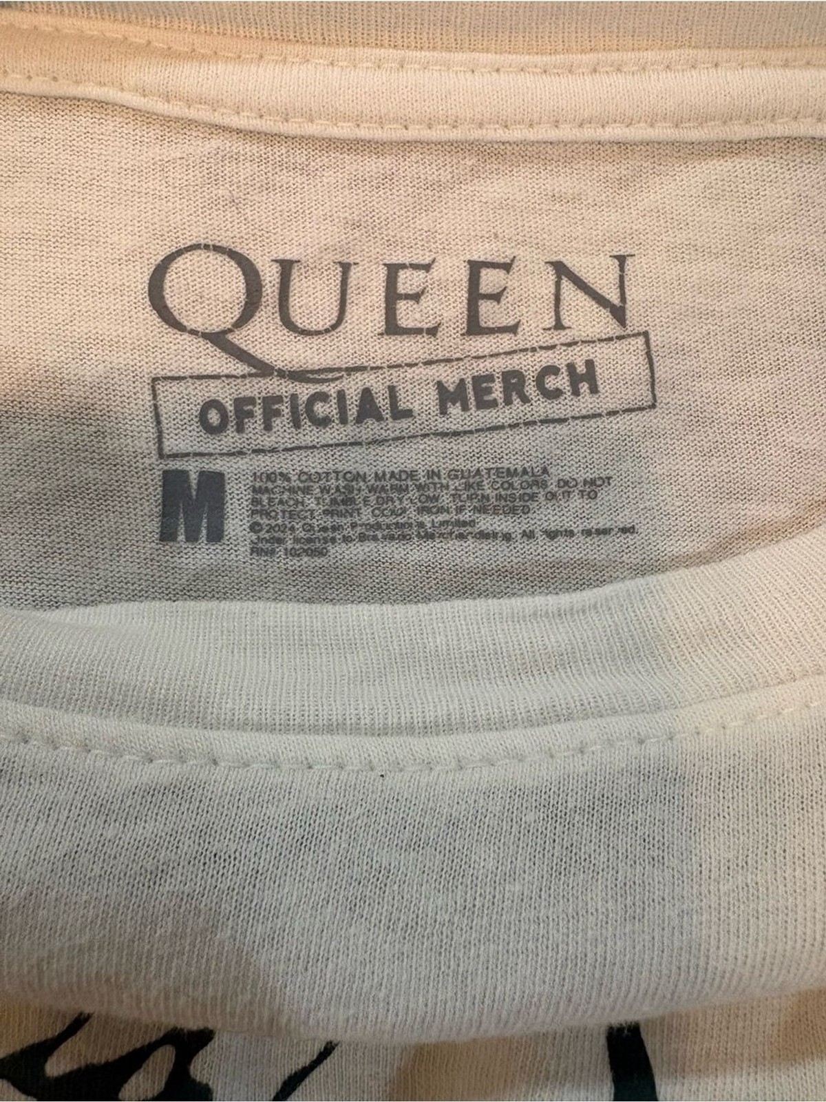 Queen Official Merchandise Crest Graphic Band Tee White 100% Cotton Rocker Med