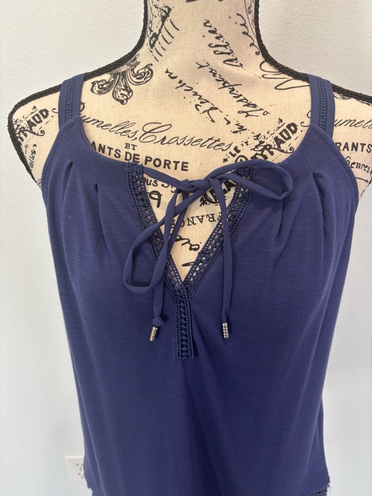 White House Black Market Women’s Blue Sleeveless Top Size (S)