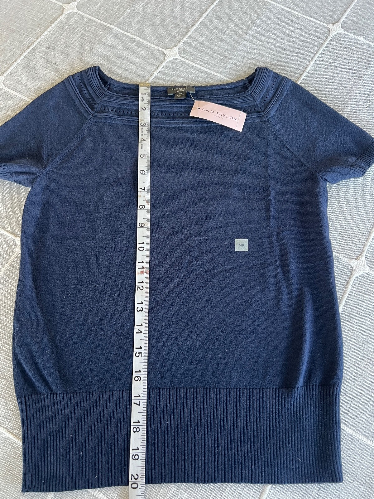 Ann Taylor Factory Petite light Short Sleeve MP 65% Rayon/35% Nylon 494332