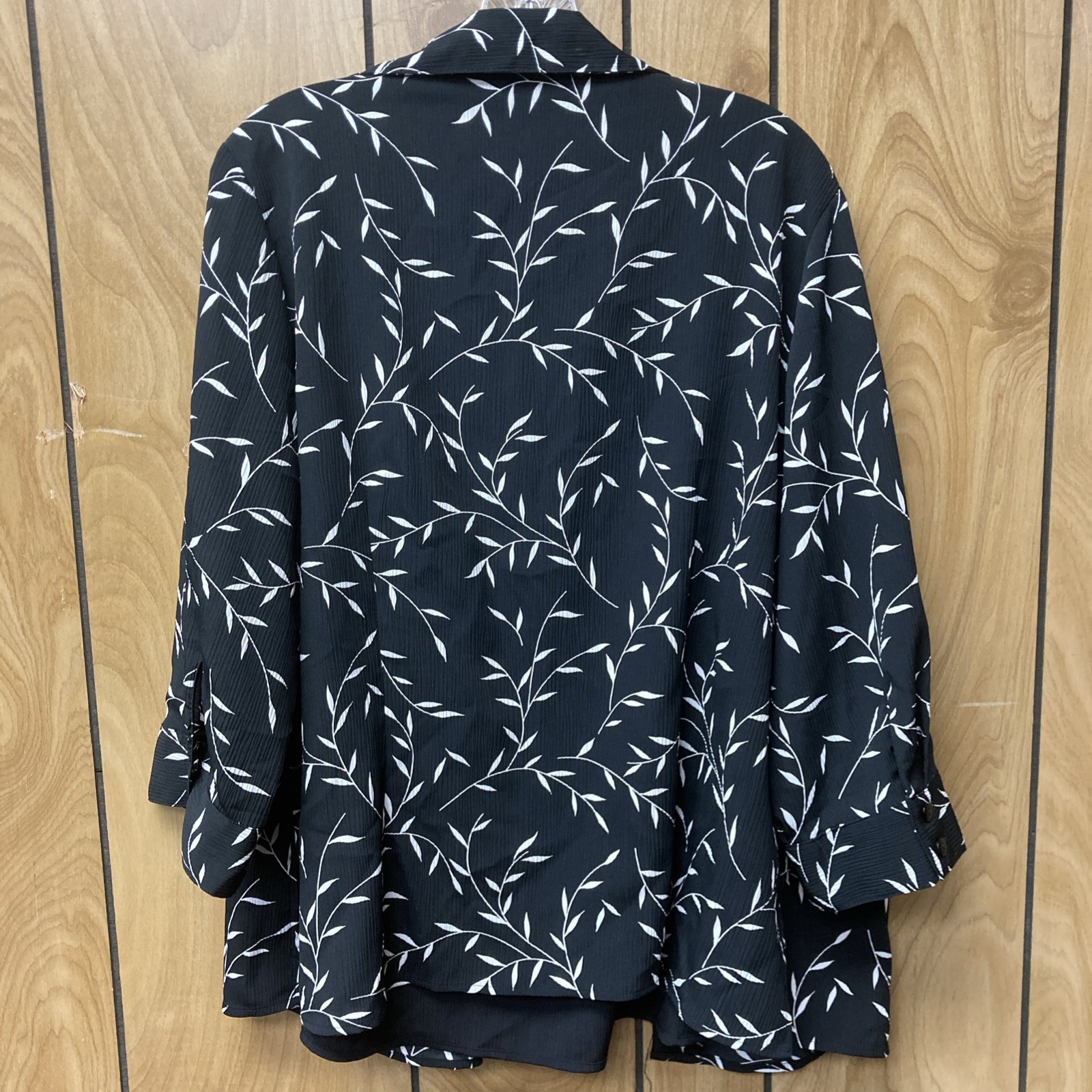 KIM ROGERS black white floral layered 3/4 sleeves polyester button up top 2X