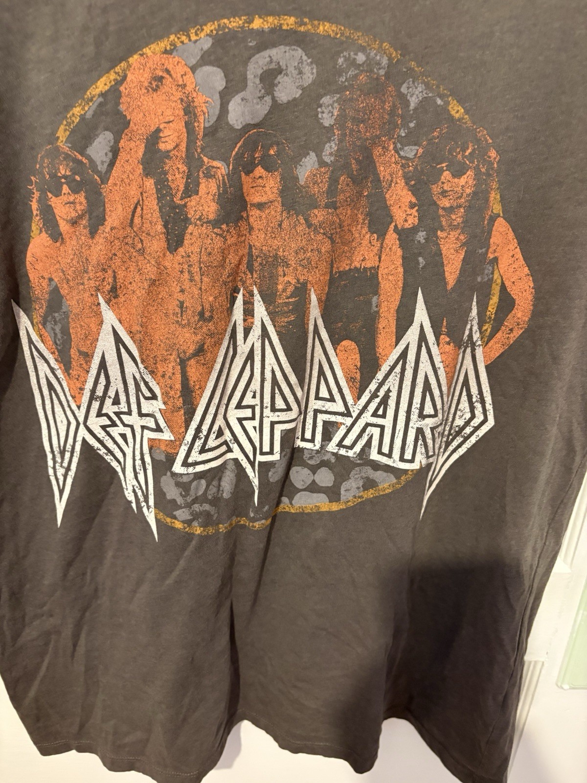 Def Leppard Gray Graphic Print Logo Crew Neck Short Sleeve T-Shirt Size S