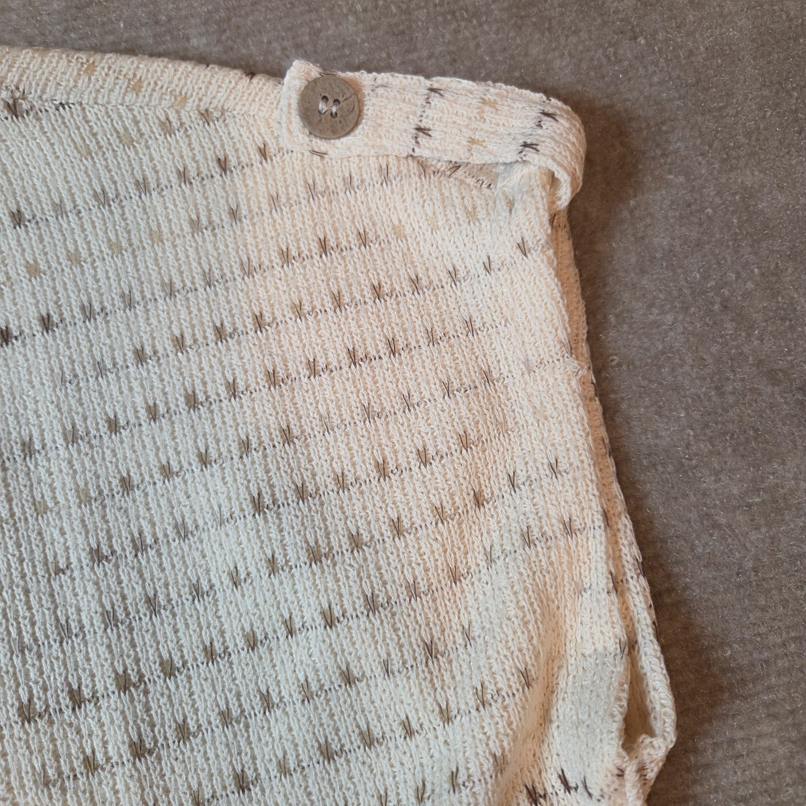 Blu Pepper M Short Sleeve Textured Knit Split Neck Blouse Ivory Polyester