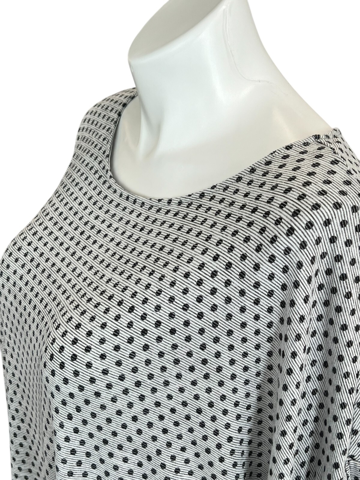Jones New York Woman 3X White Black Dot Short Flounce Sleeve Easy Care Stretch