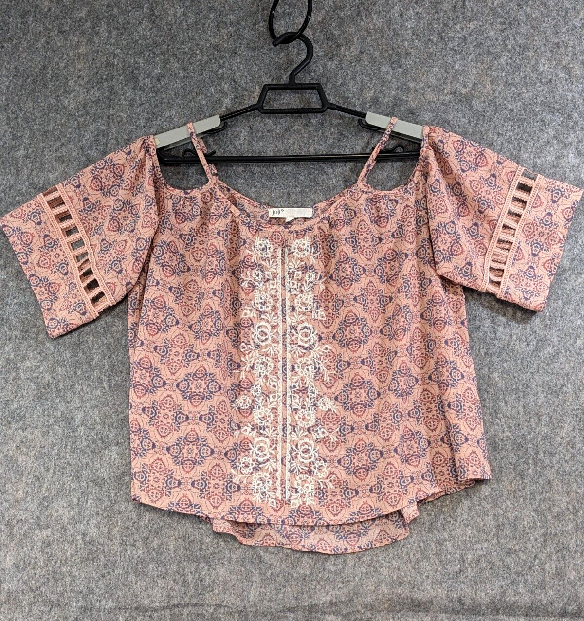 Jolt Top Women Medium Pink Purple Pullover 3/4 Cold Shoulder Sleeve Embroidered