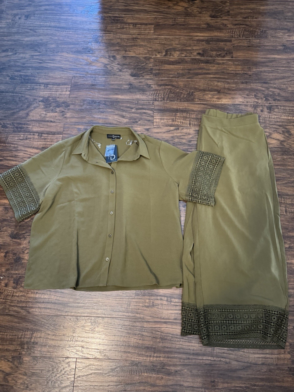 Fred David Women’s 2 Piece Outfit 1X Olive Blouse Pants Embroidered Trim