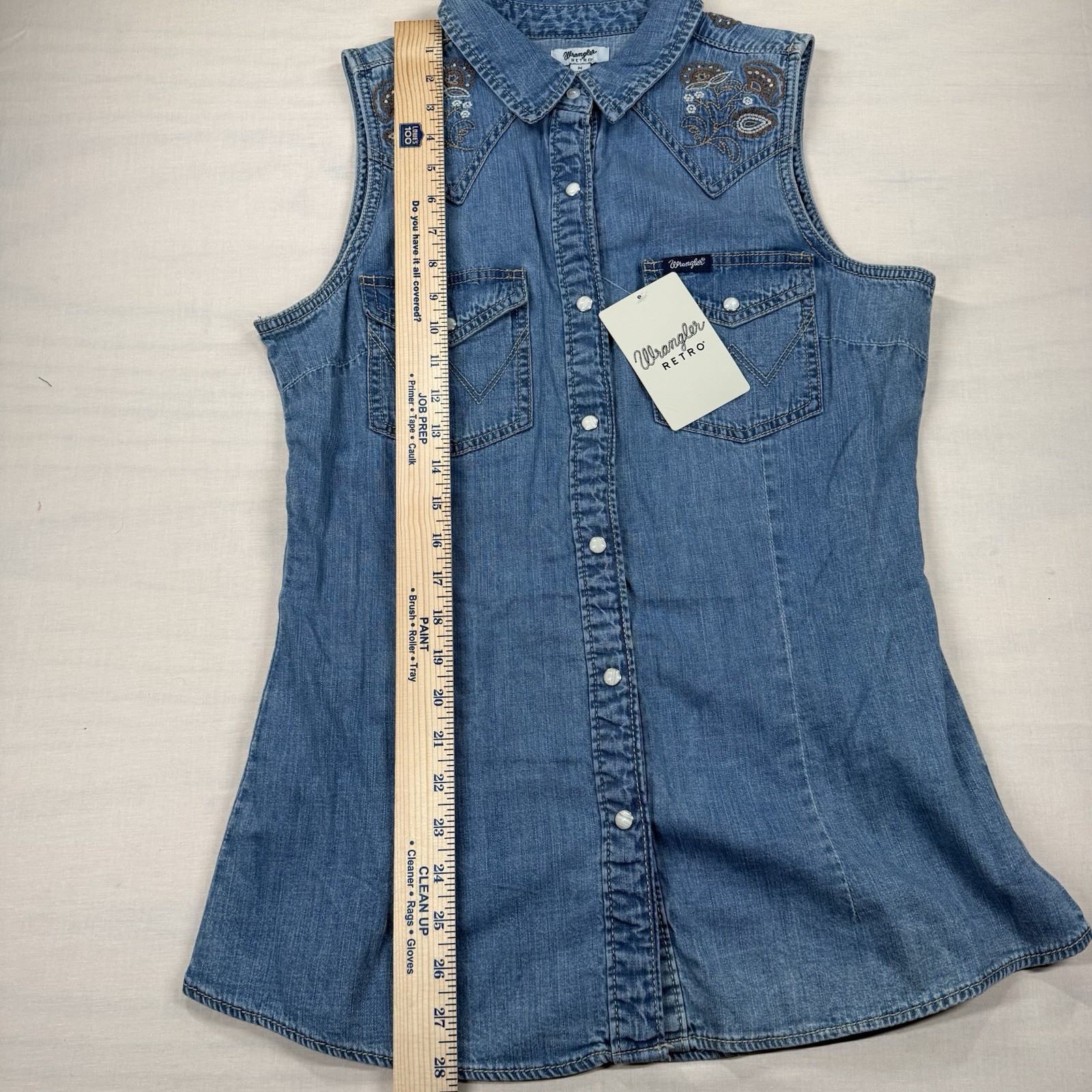 Wrangler Retro Women’s M Embroidered Denim Sleeveless Snap Western Shirt NWT