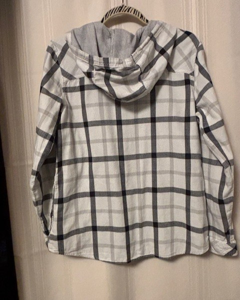 Womans Columbia ® button front Shirt black and white hood & pockets Medium