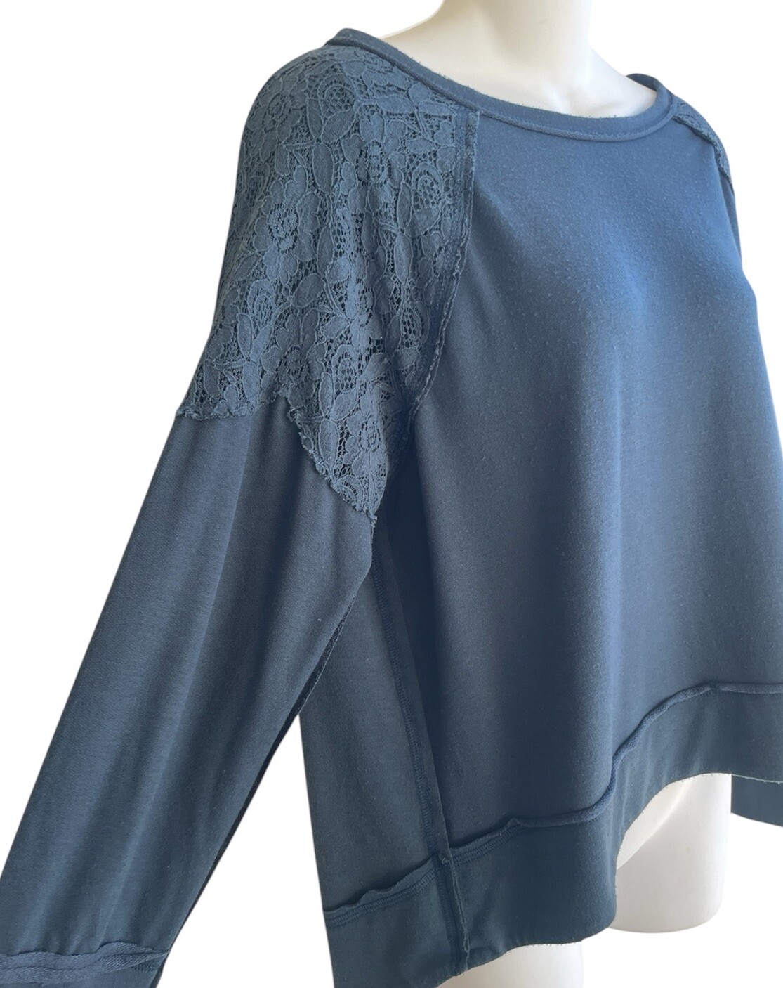 New Directions Teal Blue Knit Pullover Lace Trim Raw Edges Long Sleeve Woman’s L