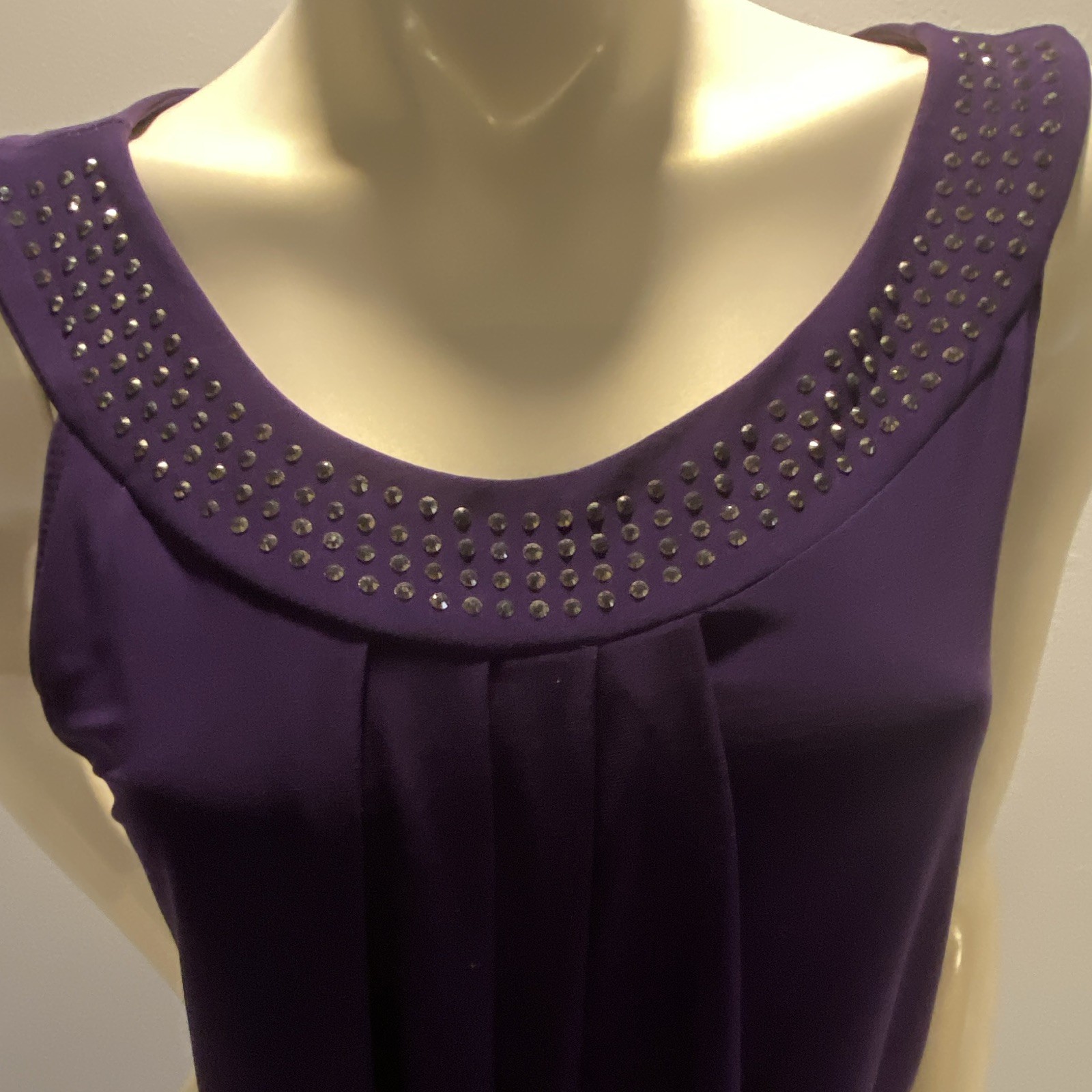 ROZ & ALI S Purple Solid Scoop Neck Sleeveless Studded Pleated Chiffon Tank Top