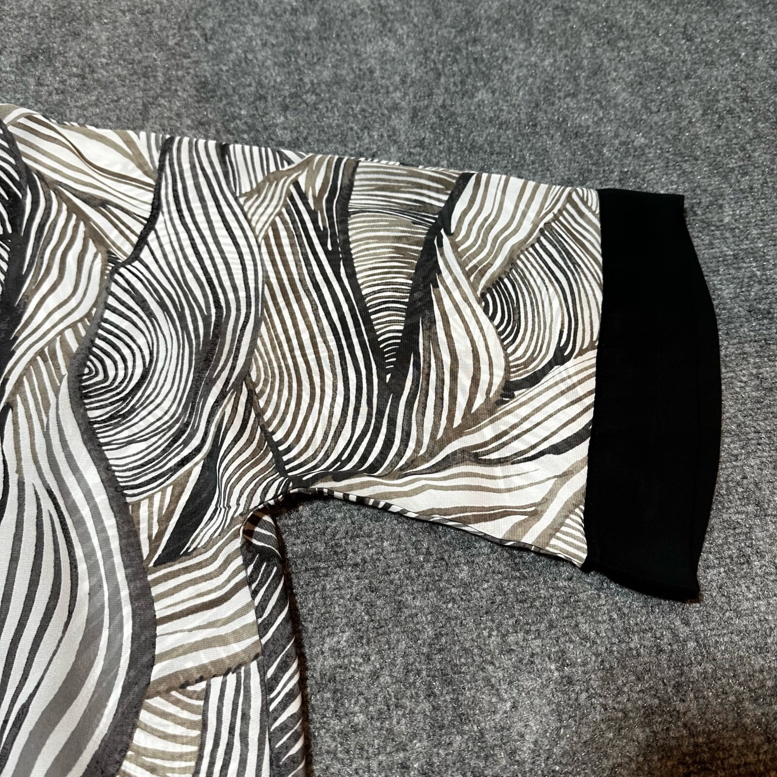 Chicos Shirt Womens 3 Black White Polyester V-Neck Short Sleeve Made In Korea