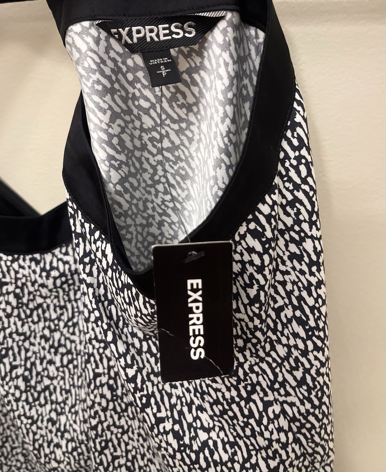 NWT Express Strappy Tank Top Women’s Size Small Black White Classic Summer