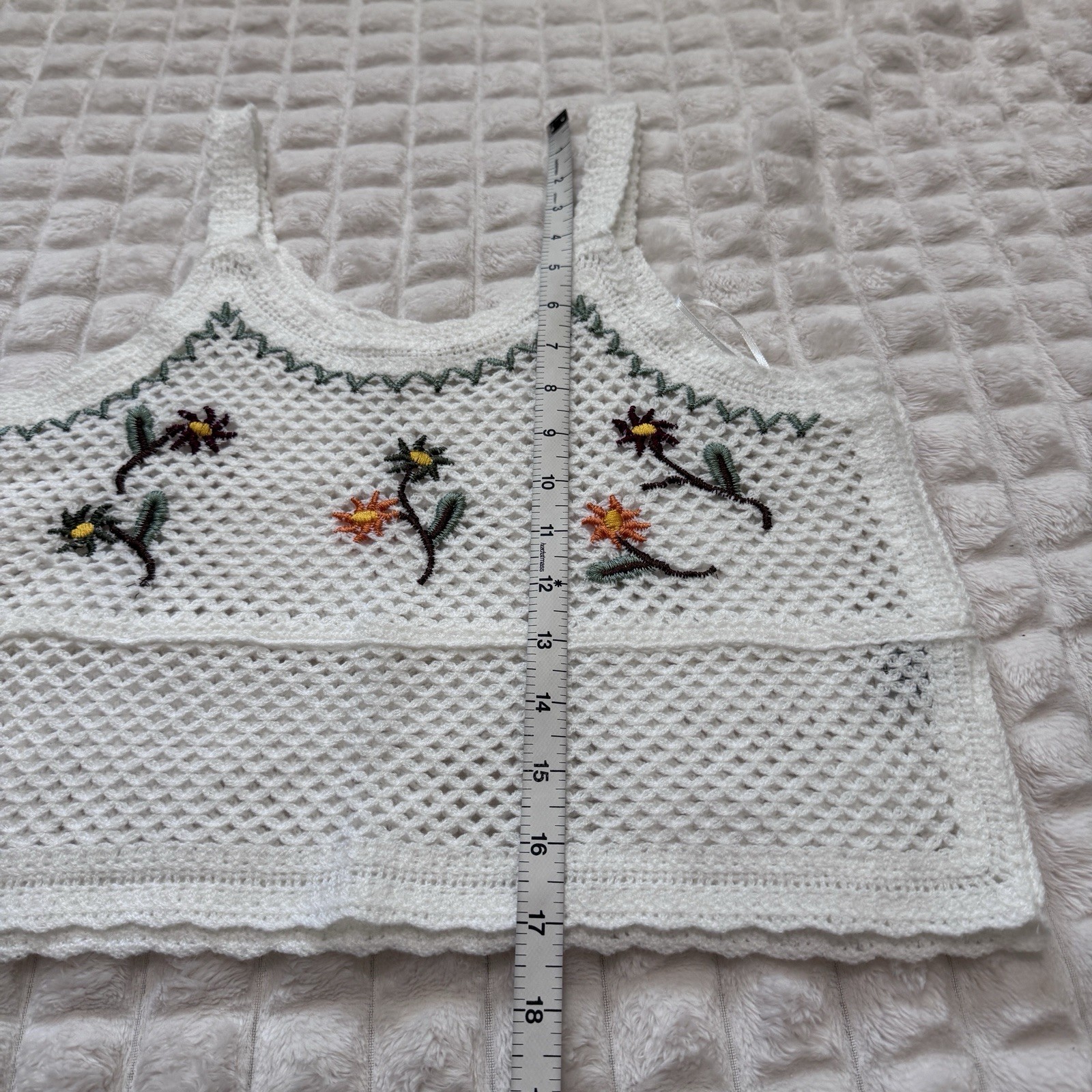 REBELLION AGAIN Medium White Crochet Floral Sleveless Crop Top Boho Y2K Festival