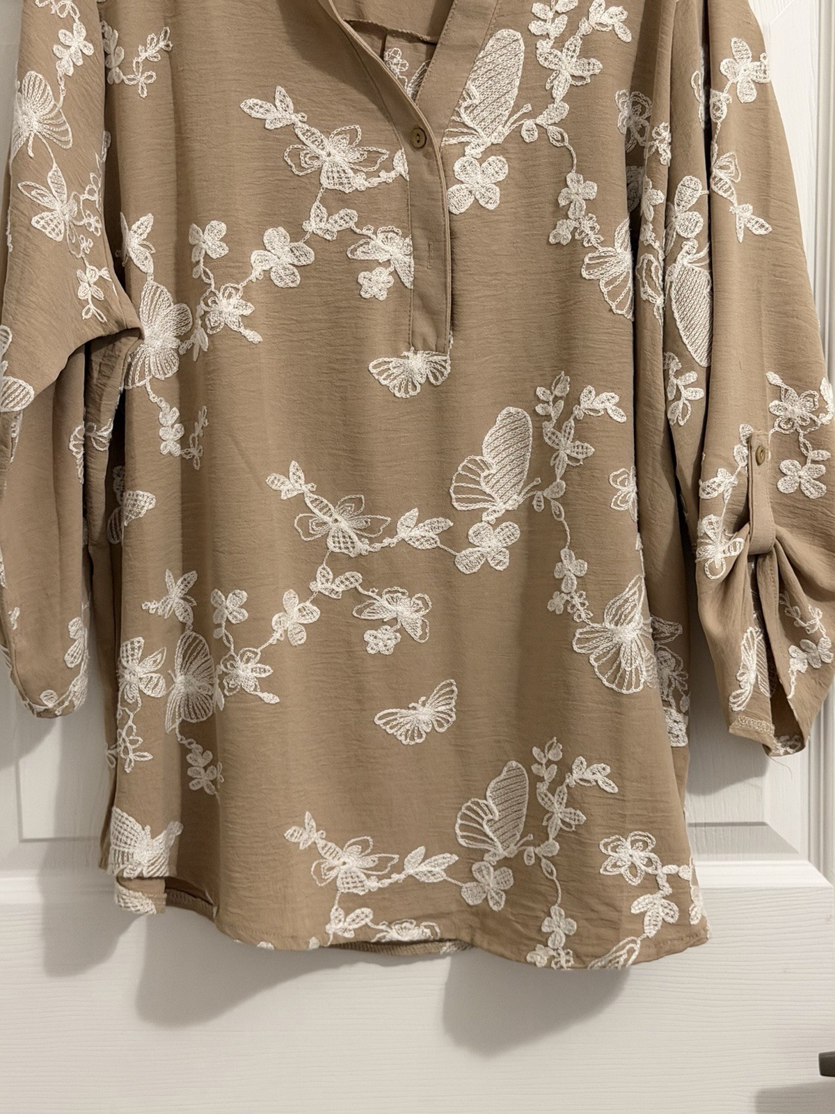 Women’s Maternity 3XL Brown & White Butterfly Collared Long Sleeve Button Blouse