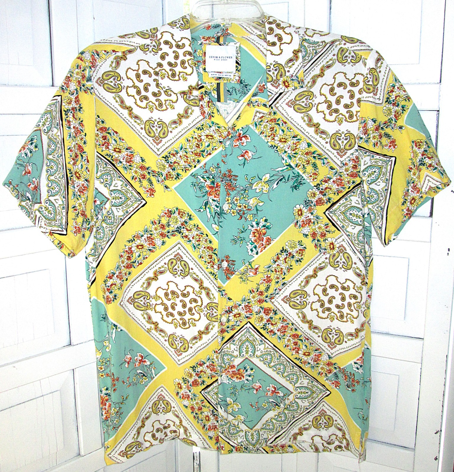 Womens M Denim & Flower Ricky Singh Short Sleeve Button Blouse Top Floral
