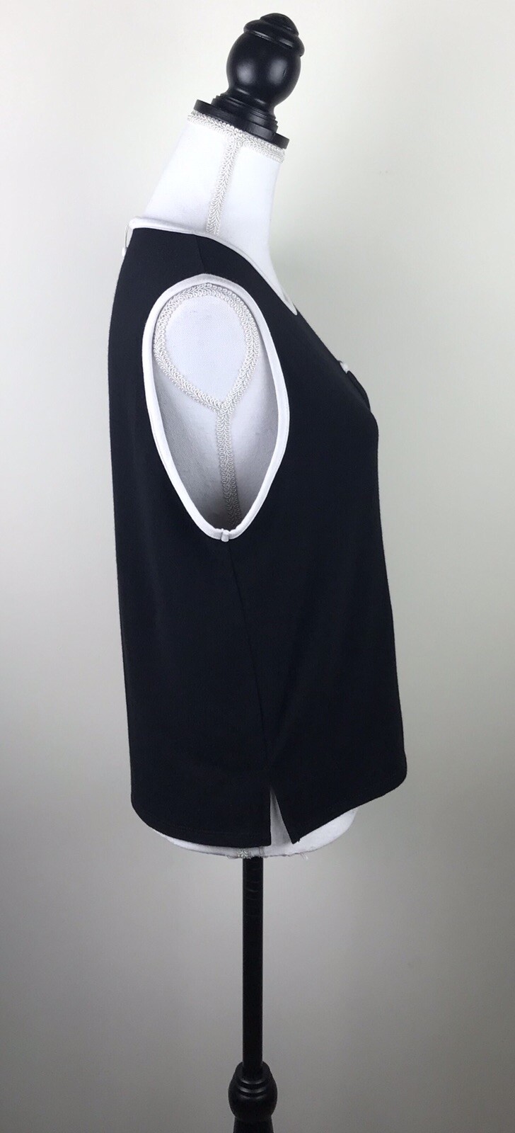 MICHELLE BY COMUNE NWT Black & Ivory Soft Shell Top Sz LARGE Sleeveless Tank