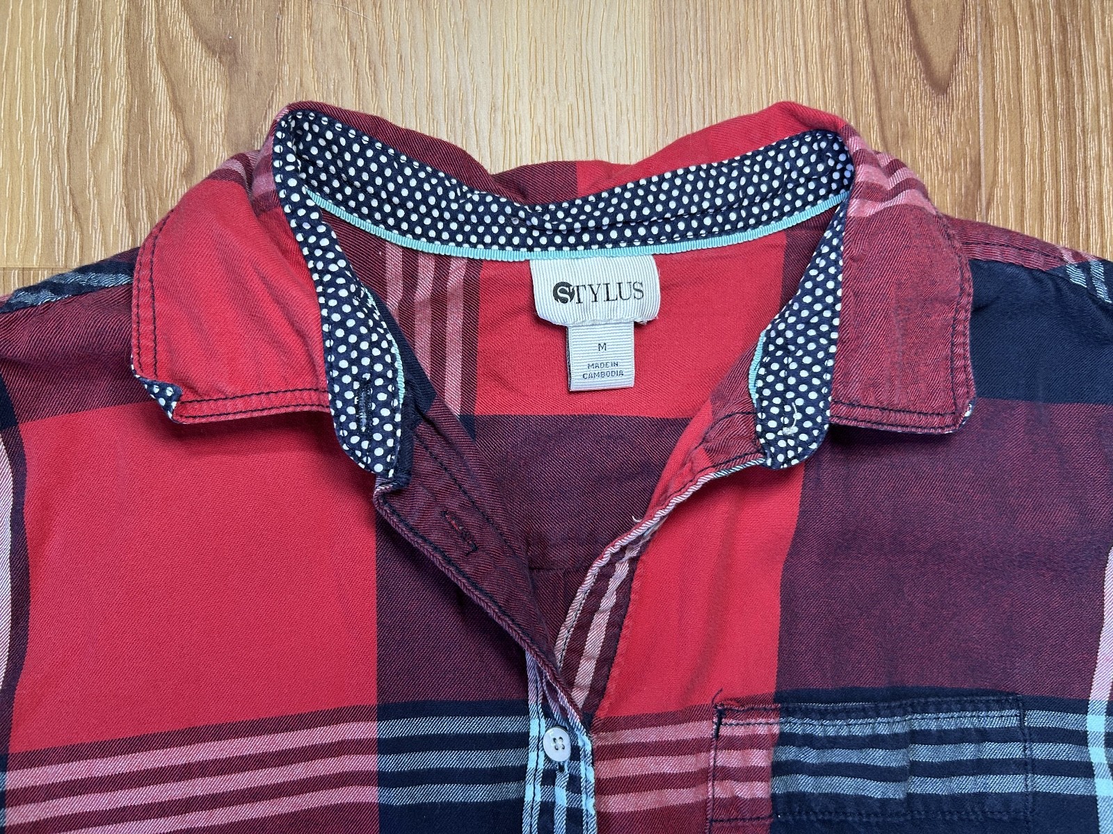 Stylus Plaid Shirt with Polka-Dot Trim Size M