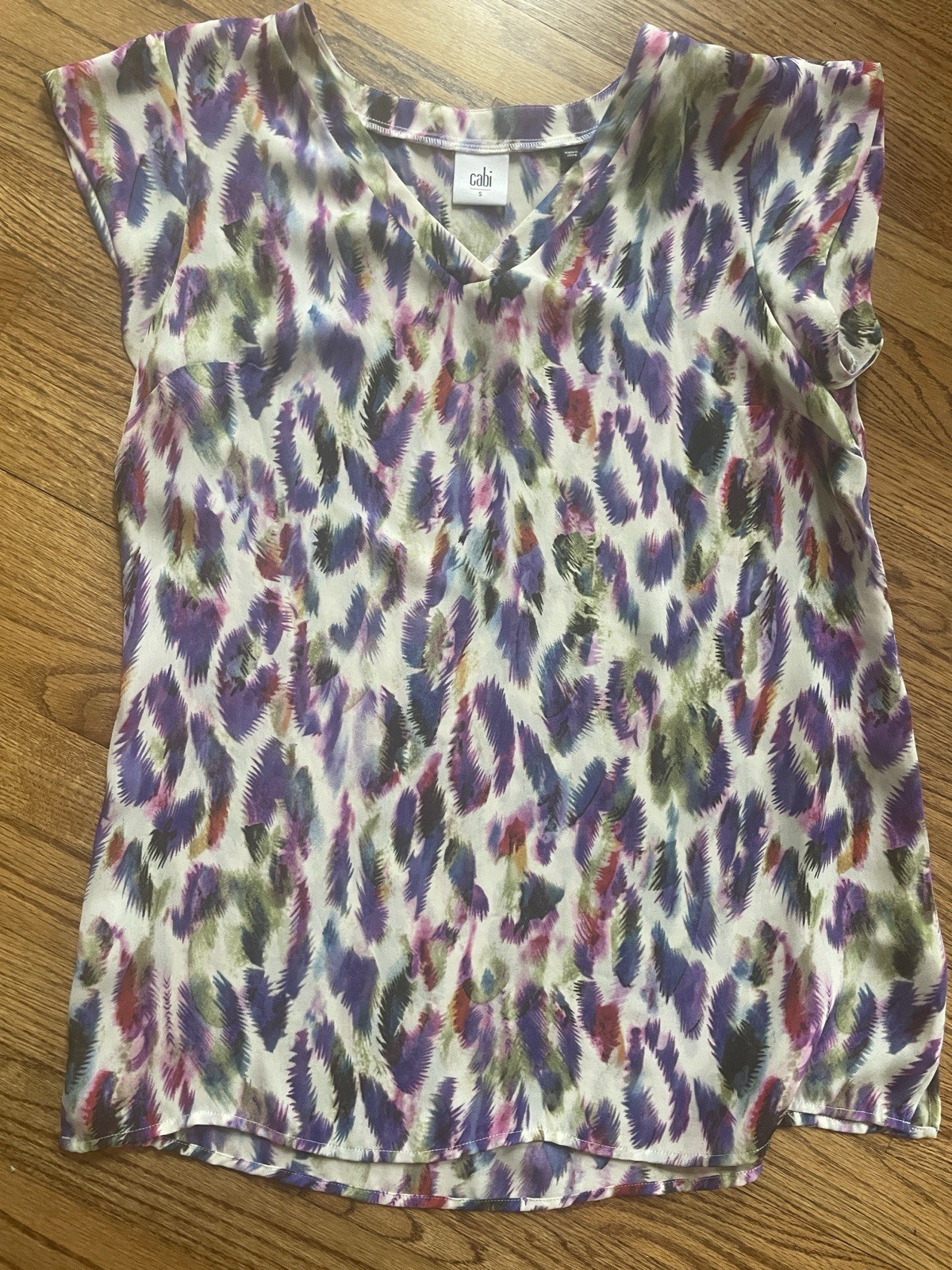 CAbi Cap Sleeve Plume Feather Blouse Size Small Purple Blue Green V Neck Top