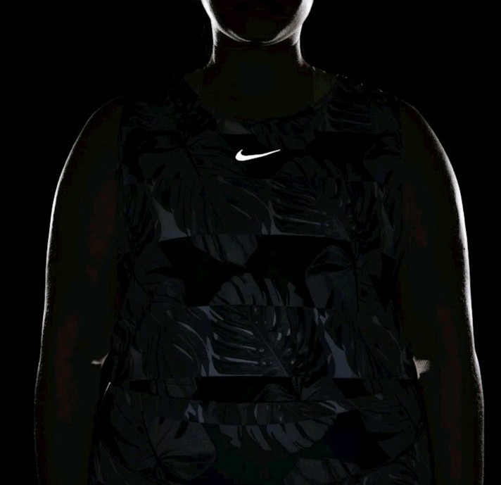 Nike Plus Size 1X Sportswear Women’s Dri-Fit Reflective Running Crop Top