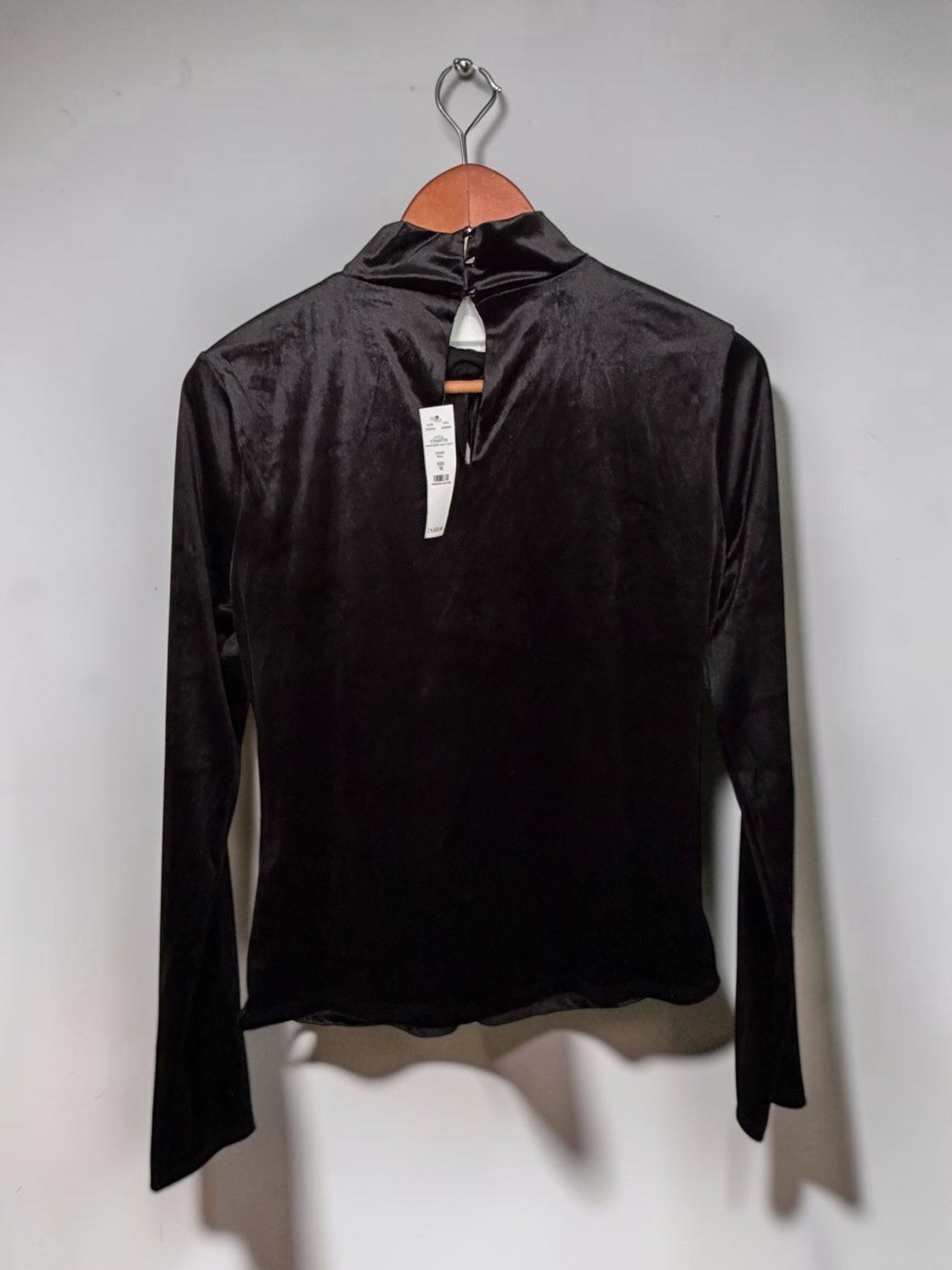 White House Black Market Velvet Twist Keyhole Mock Neck Top Long Sleeve Black M
