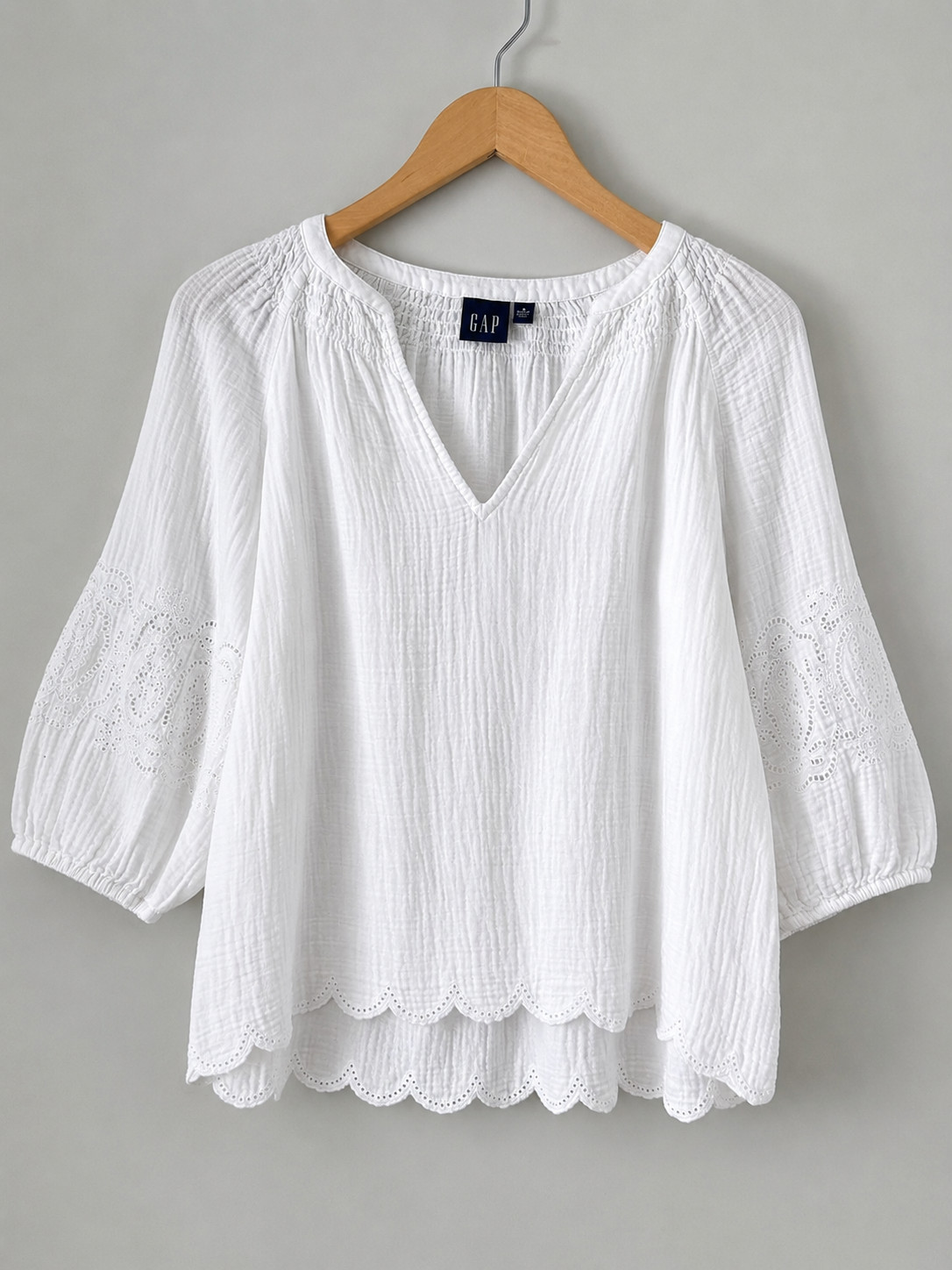 GAP White Gauze Eyelet Blouse Petite Small Boho Cotton V-Neck Embroidered Top
