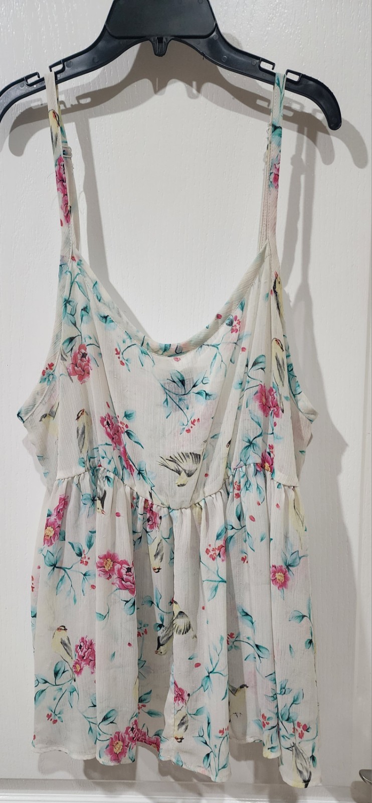 TORRID Womens Lightweight White Floral & Birds Top Adjustable Straps Size 2