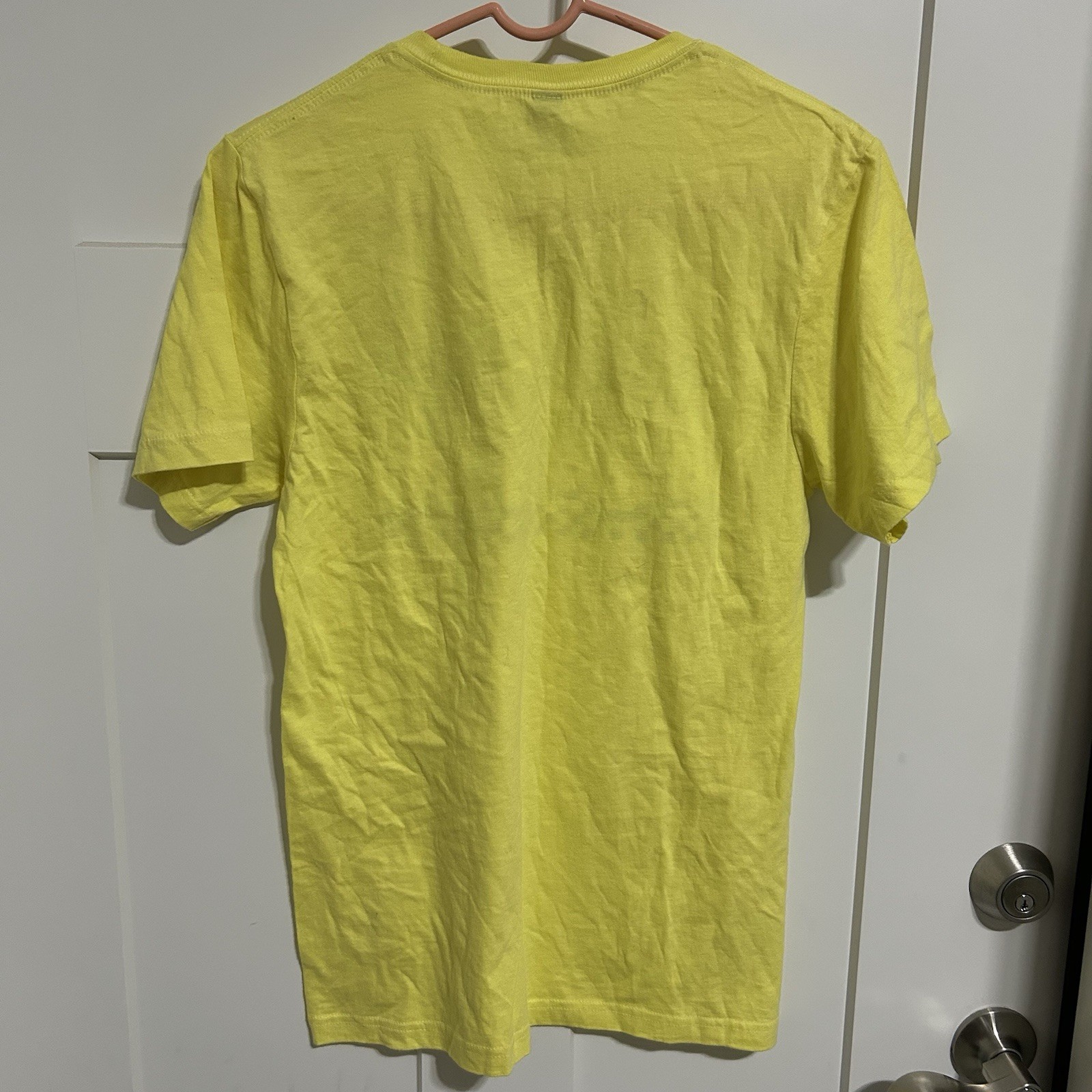 Cute Teacher Appreciation T-Shirt Yellow Size Small Colorful Crayons Schoo