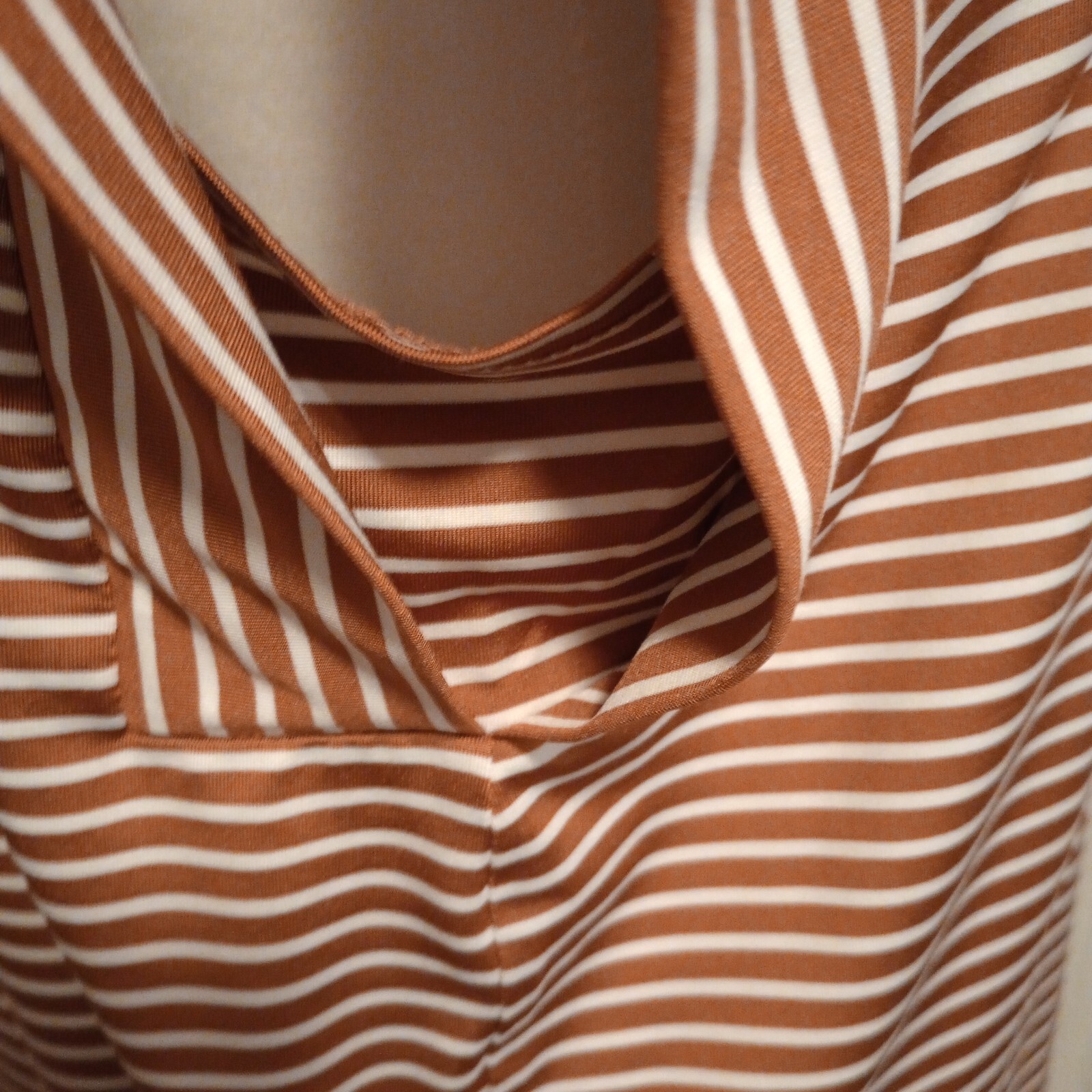 Jones New York Signature Women’s Knit Shirt Size M Brown & White Striped, LNC