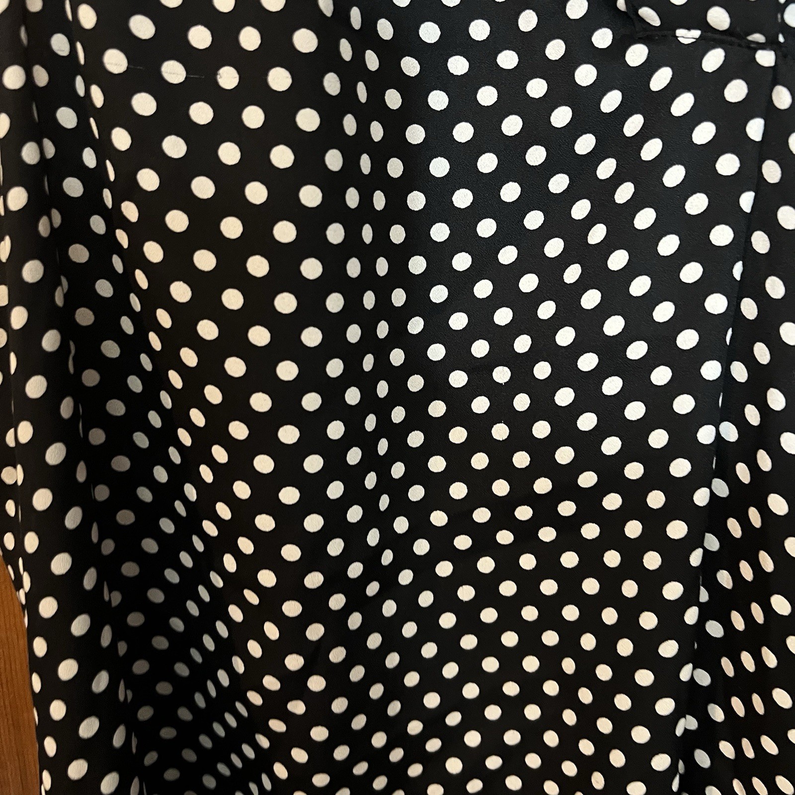 Jones New York Signature Women’s M Black/White Polka Dot V-Neck Sleeveless Blou…