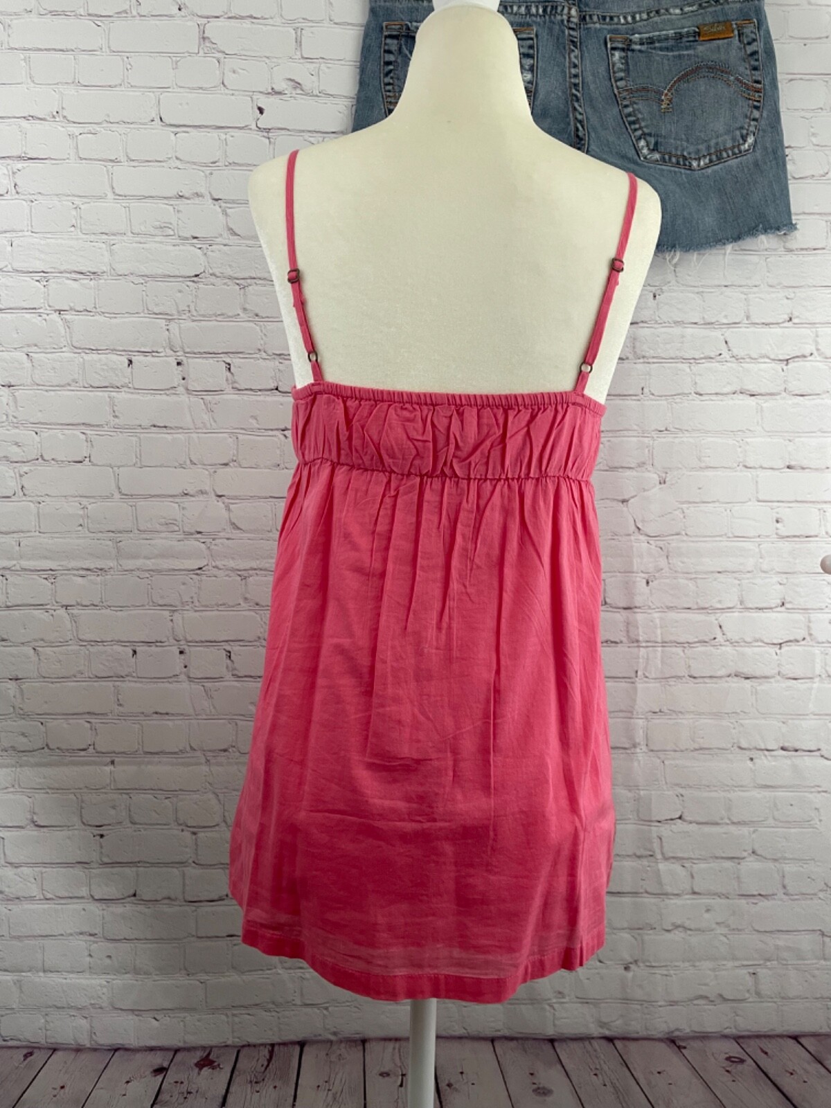 Billabong Women’s Sz M Top Camisole Pink Melon Adjustable Straps Elastic Back