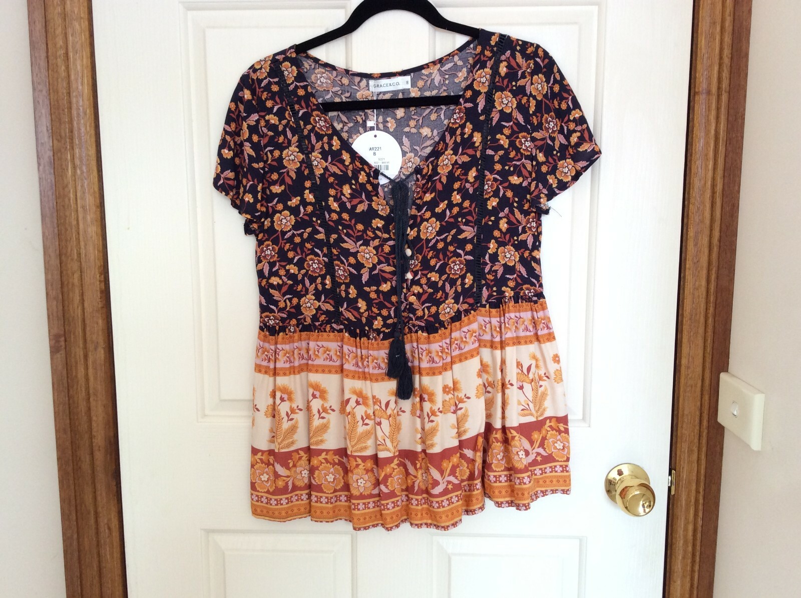 GRACE & CO BEAUTIFUL TOP SIZE 8
