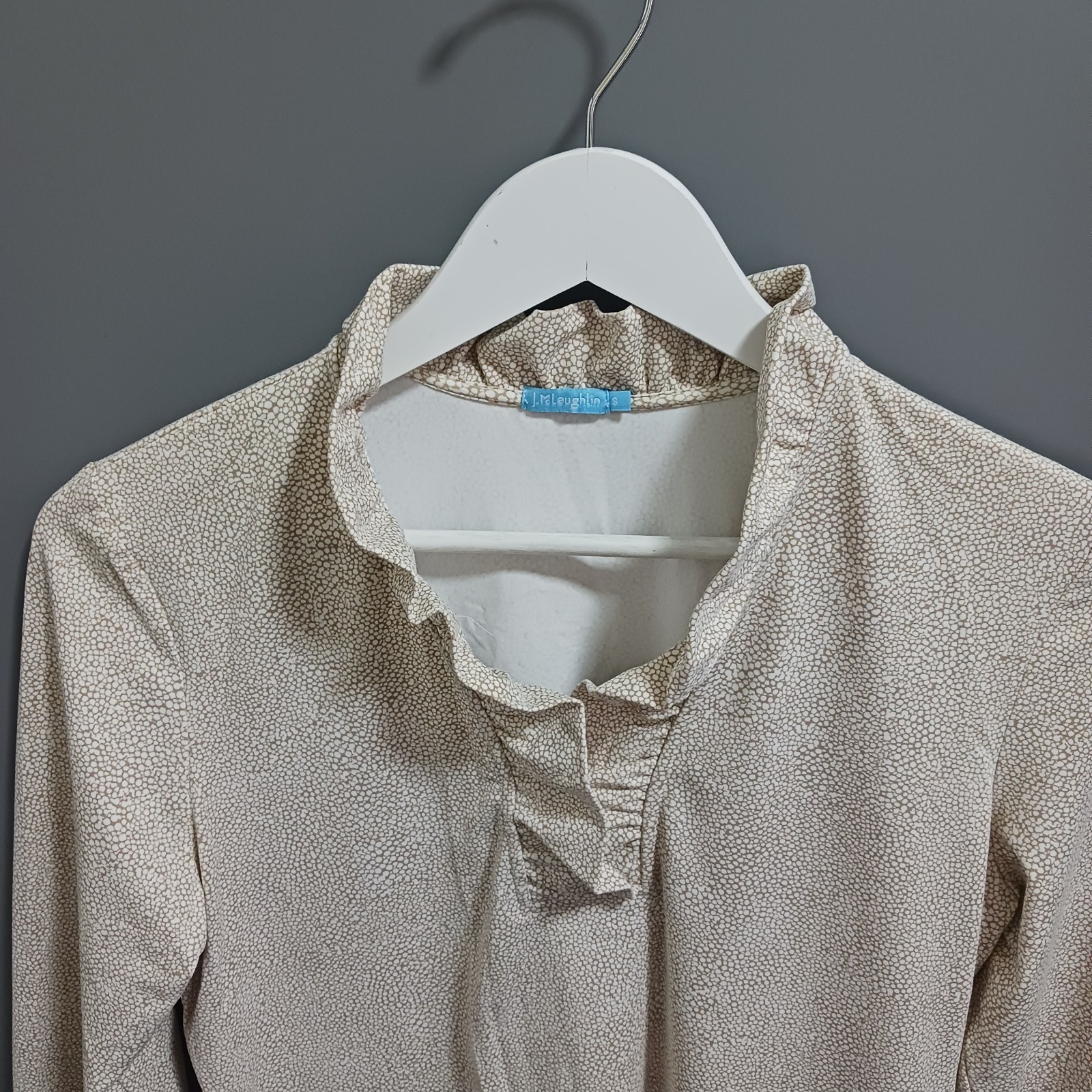J. McLaughlin Durham Catalina women’s Ruffle Neck 3/4 Top blouse Sz S Oatmeal